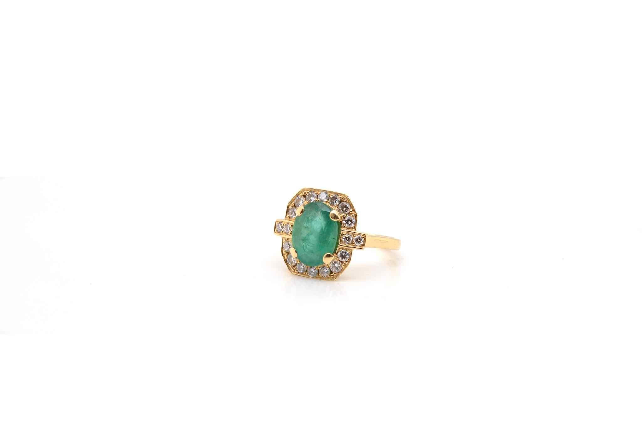 1.50 carats emerald and brilliant cuts diamonds ring In Good Condition For Sale In PARIS, FR