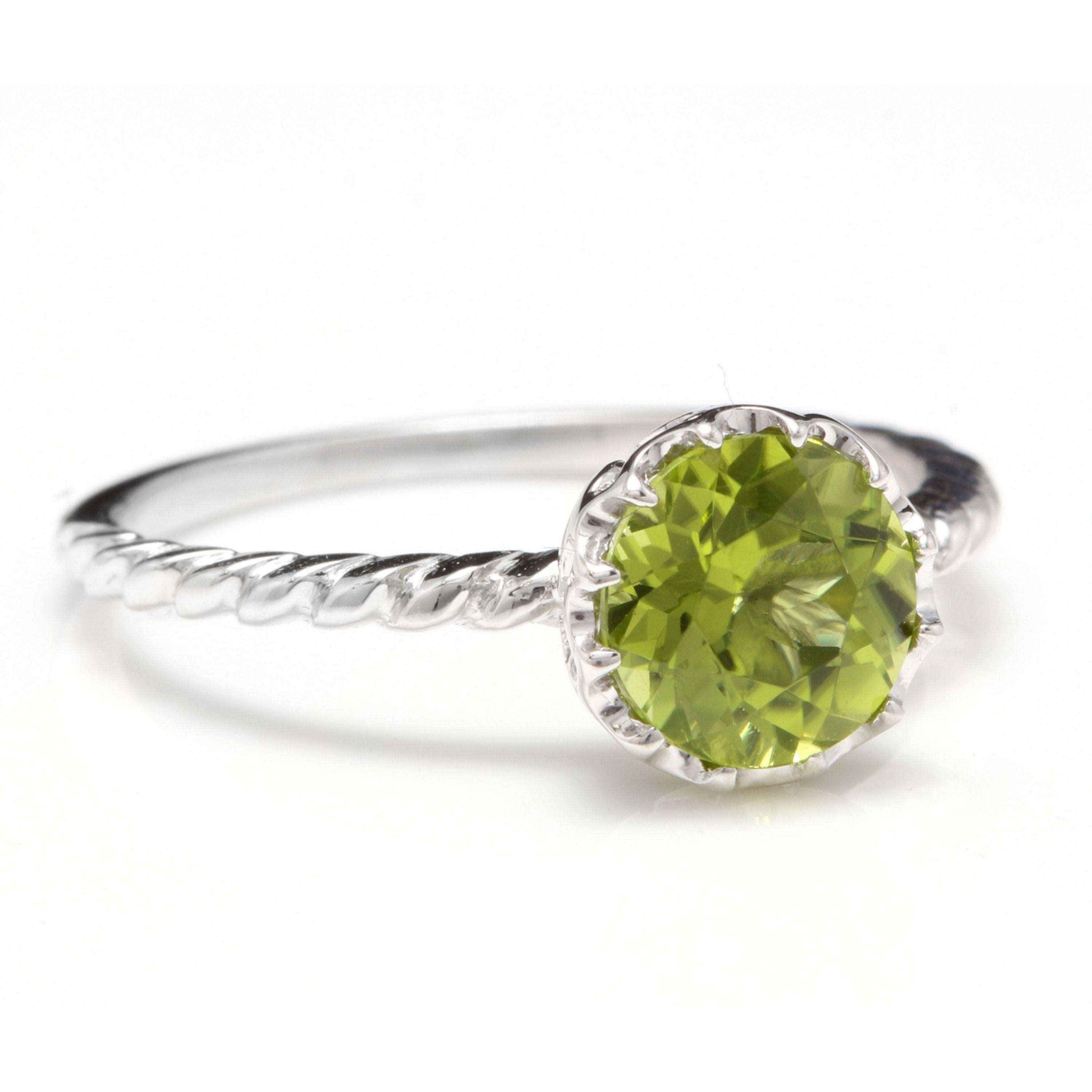 Anillo de oro blanco macizo de 14 quilates con un exquisito peridoto natural de 1,50 quilates en Nuevo estado para la venta en Los Angeles, CA