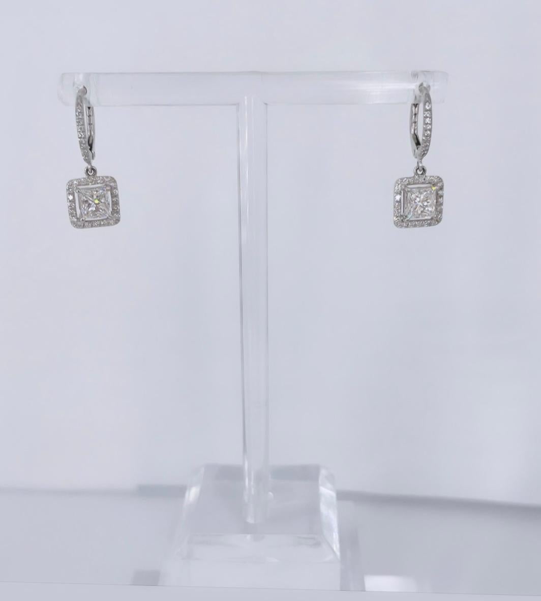 1.50 carats H SI1 Princess Diamond Frame Earrings In New Condition For Sale In New York, NY