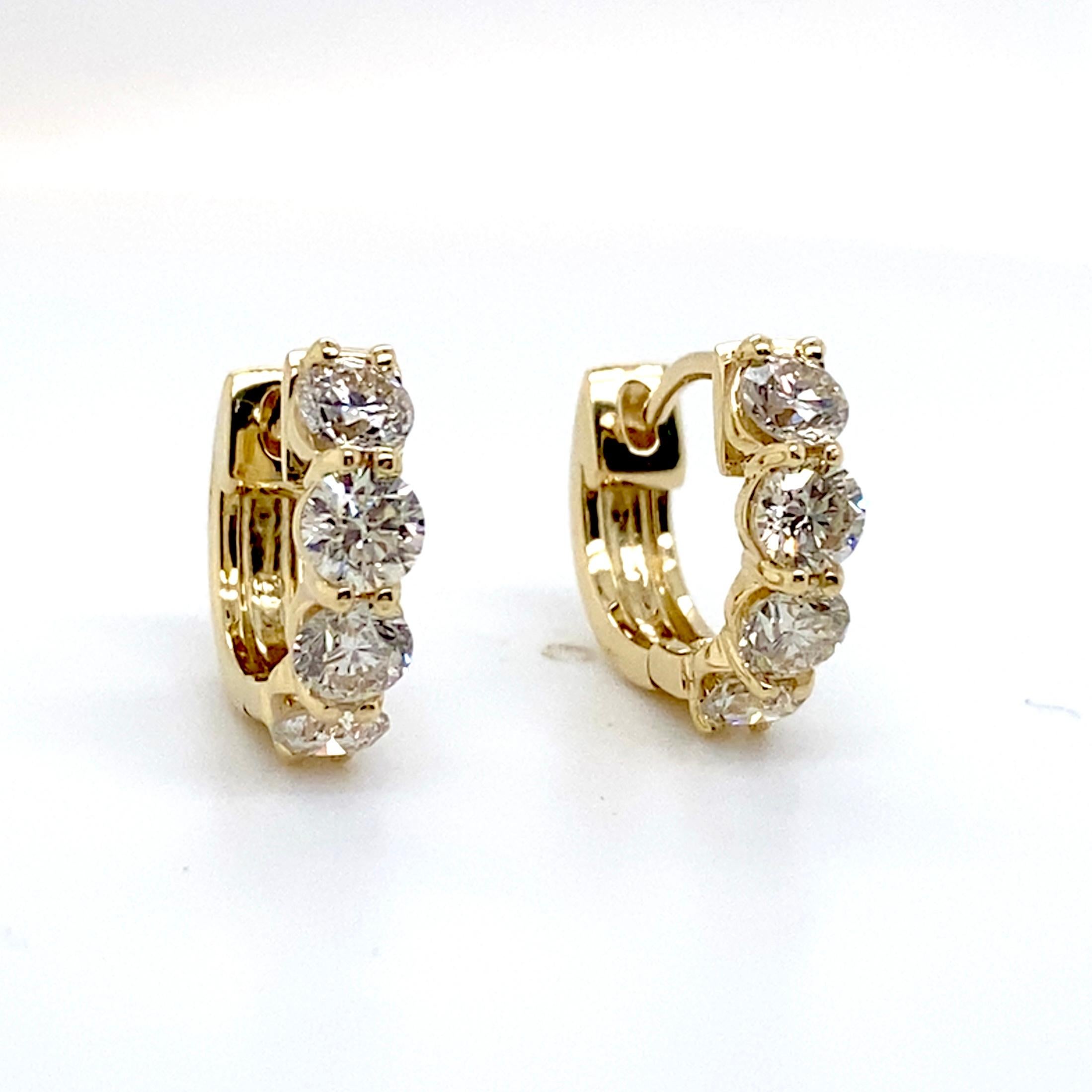 Round Cut 1.50 Carats Huggie Hoops 12mm 14K Yellow Gold with 8 Diamonds For Sale