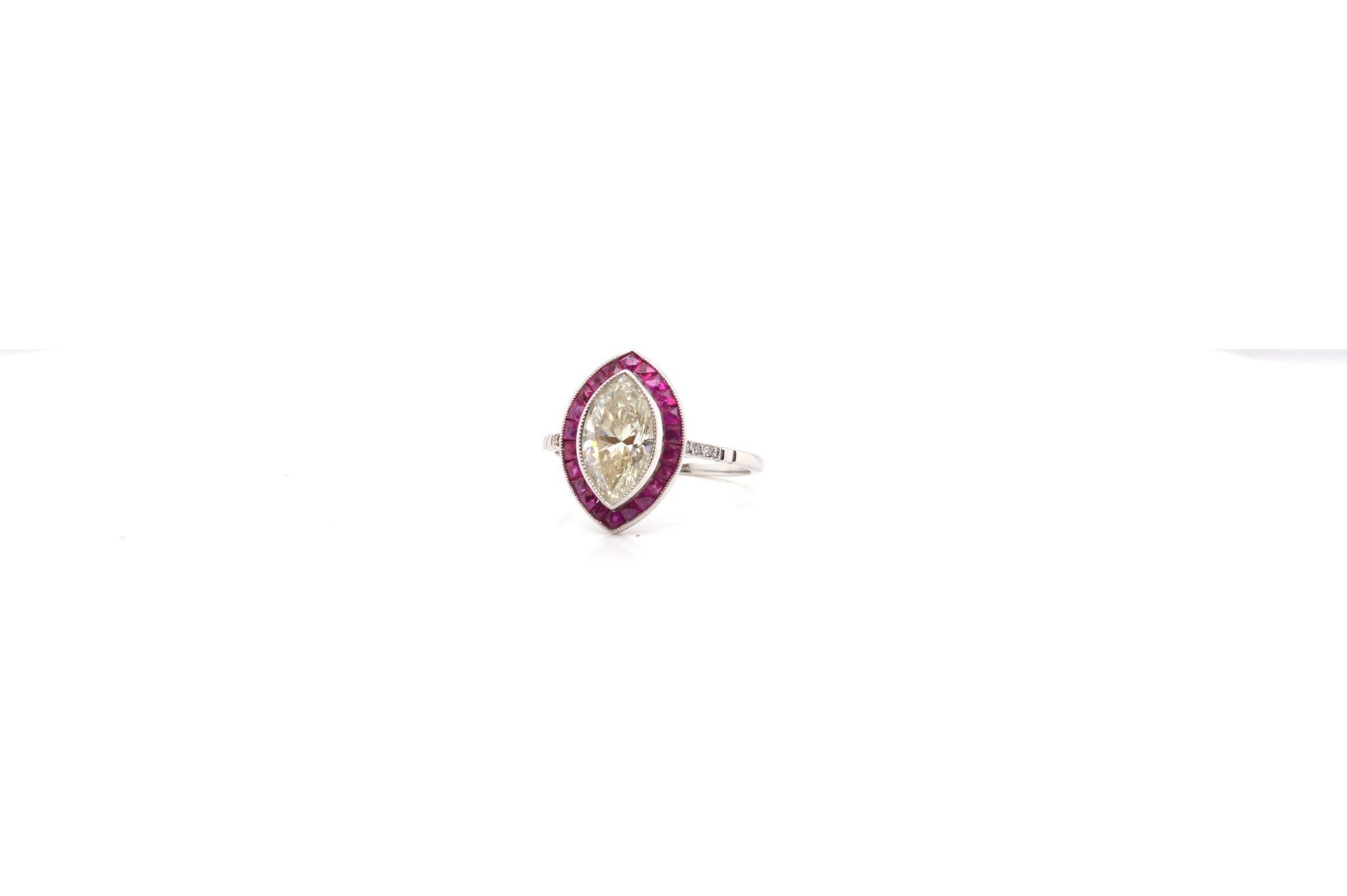 1,50 Karat L/Vs2 Marquise-Diamant und Rubinring mit Marquise-Ring im Zustand „Gut“ im Angebot in PARIS, FR