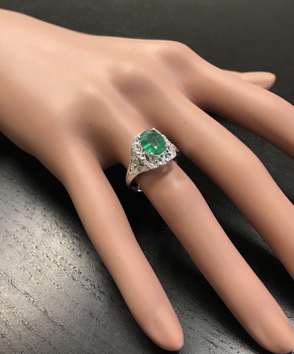 1.50 Carat Natural Emerald and Diamond 14 Karat Solid Yellow Gold Ring For Sale 1