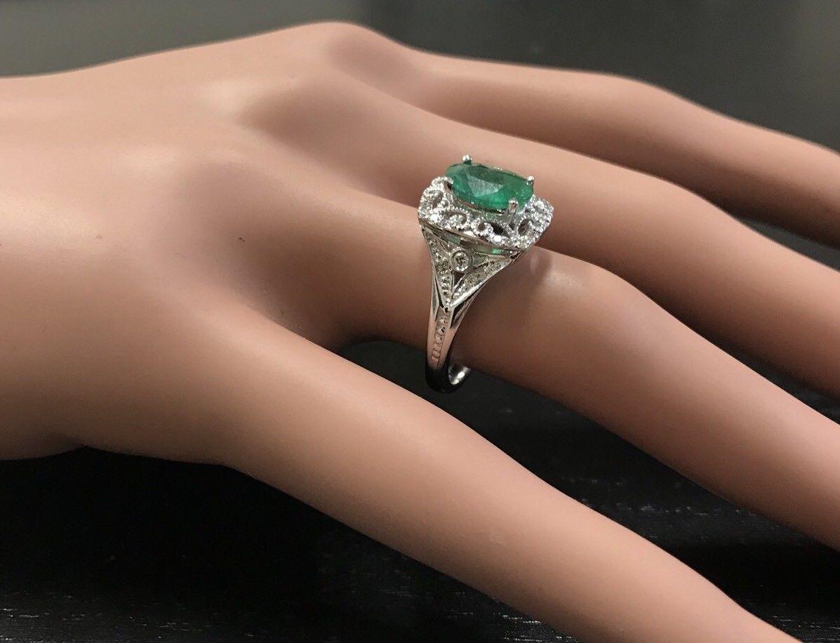 1.50 Carat Natural Emerald and Diamond 14 Karat Solid Yellow Gold Ring For Sale 3