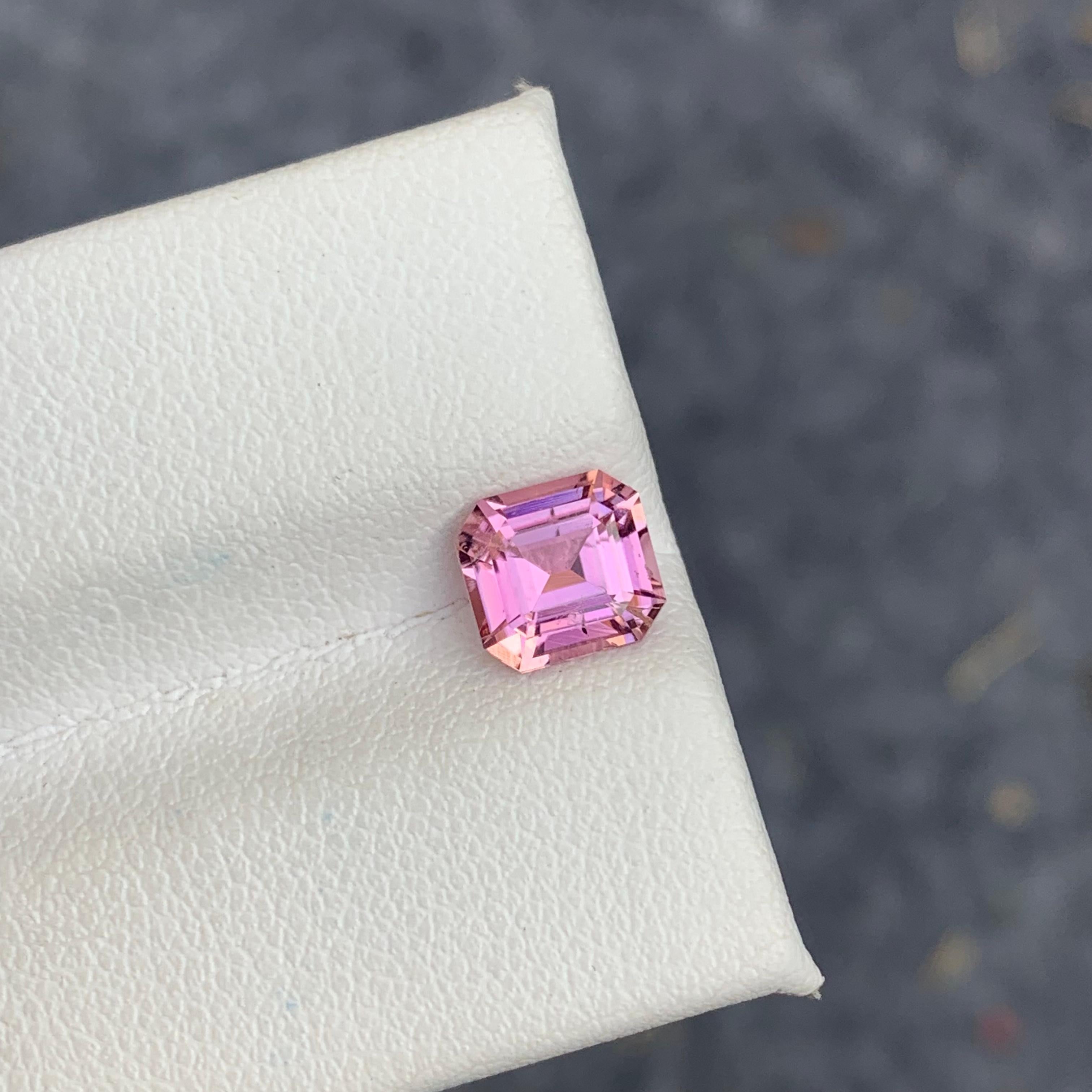 Pierre précieuse tourmaline rose pâle naturelle non sertie de 1,50 carat provenant d'une mine afghane en vente 4
