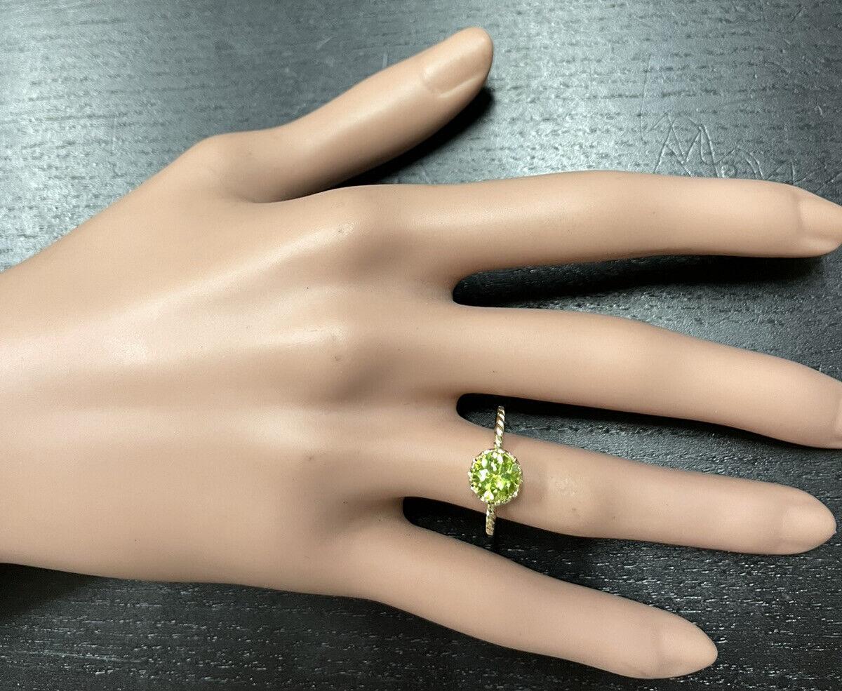 Women's 1.50 Carats Natural Peridot 14K Solid Yellow Gold Ring For Sale