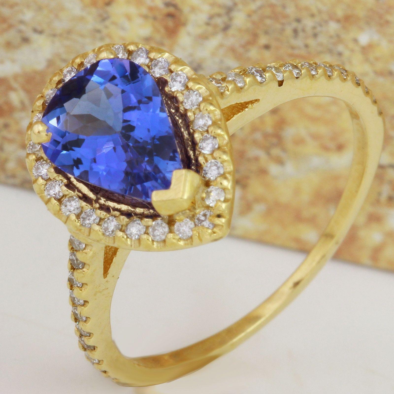1.50 Carat Natural Very Nice Looking Tanzanite and Diamond 14K Solid Yellow In New Condition For Sale In Los Angeles, CA