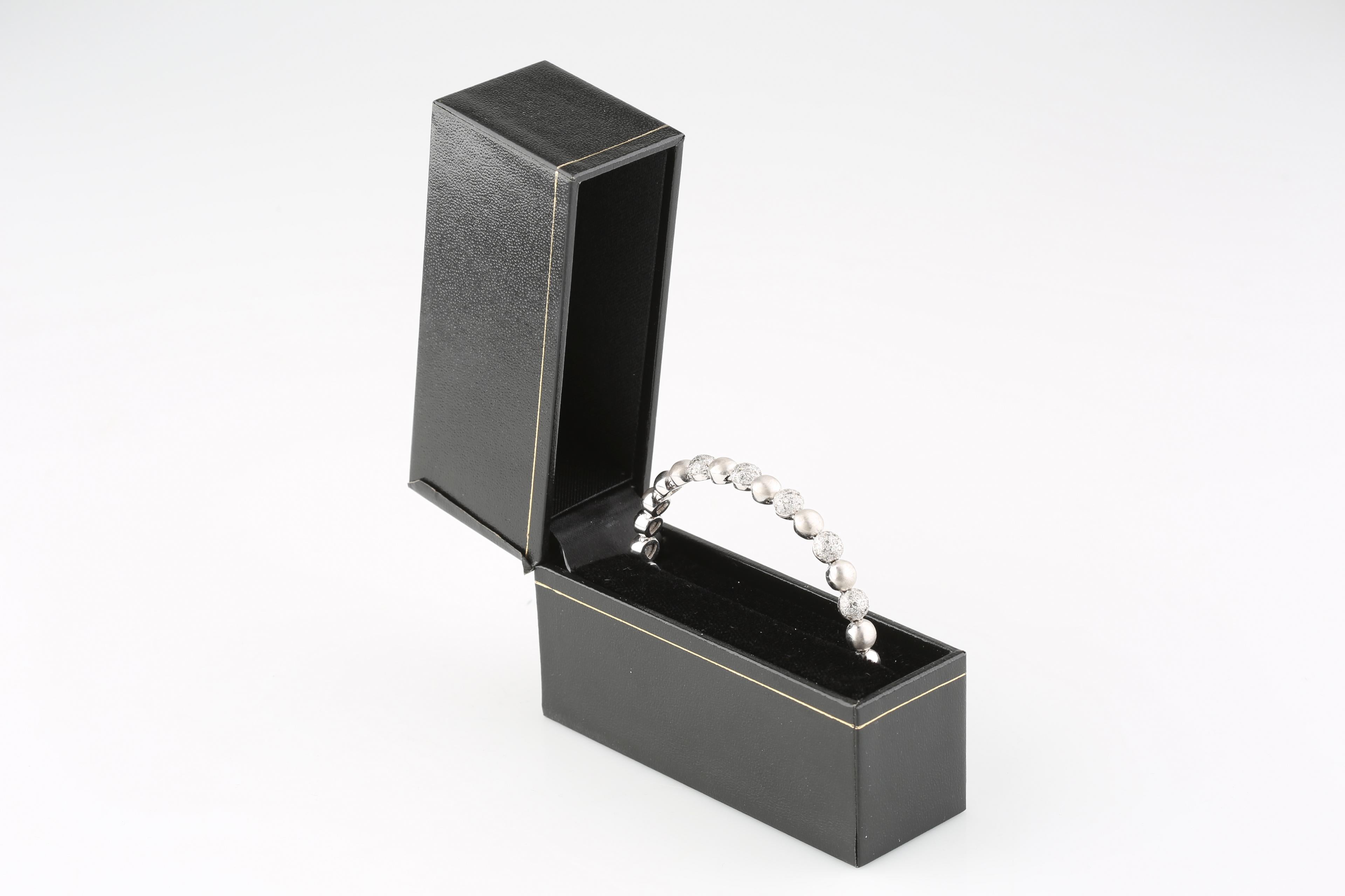 1.50 Carat Pave Diamond Cuff Bracelet Set in 14 Karat White Gold In Good Condition For Sale In Sherman Oaks, CA