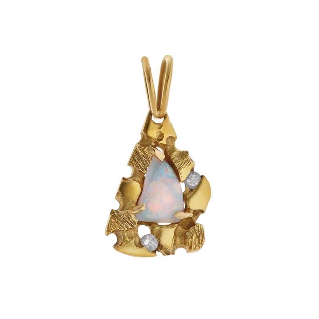 Contemporain Pendentif triangulaire de 1,50 carats en or jaune 18K avec opale et diamant en vente