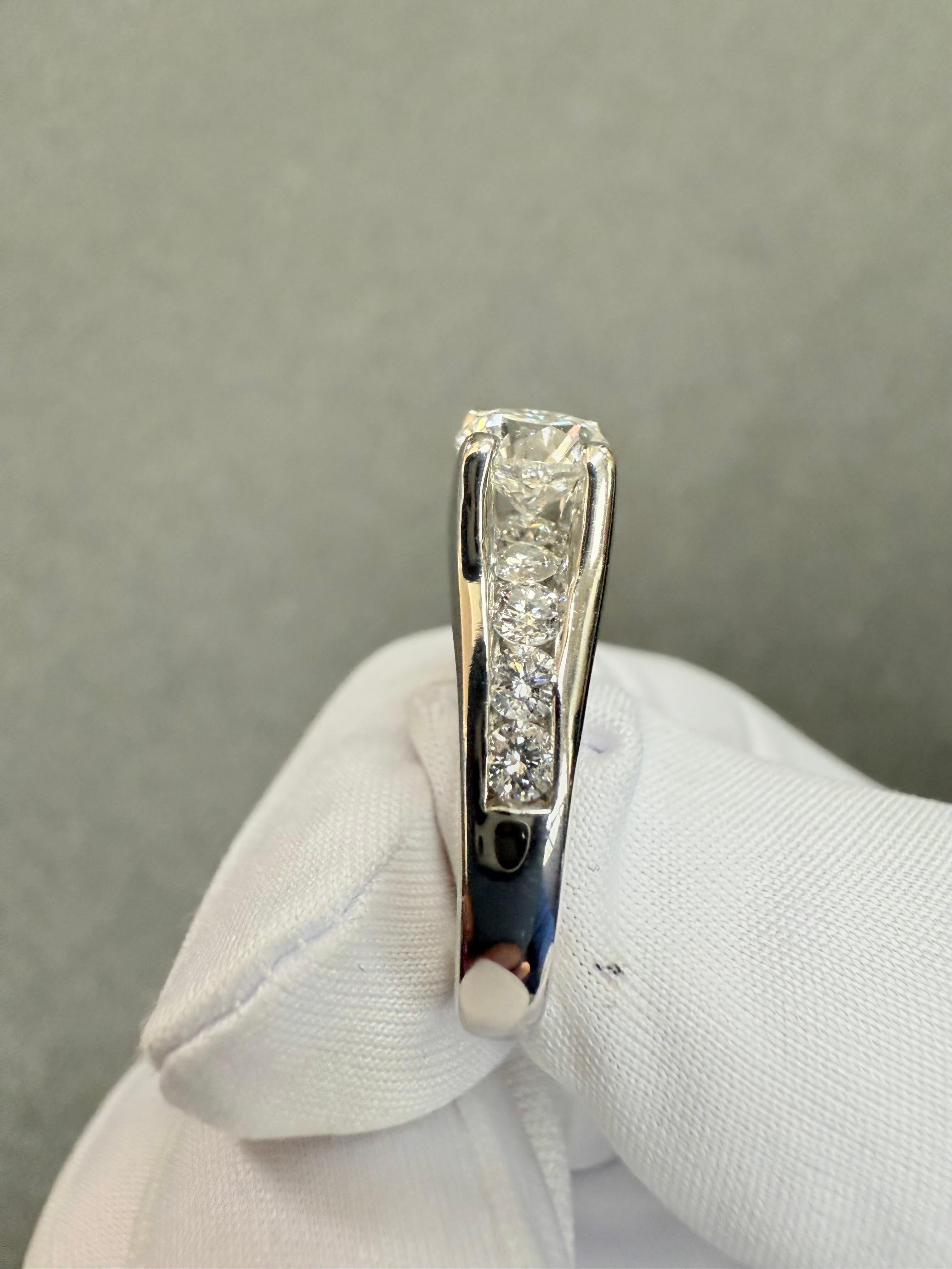Anillo de Compromiso de Platino con Diamantes de 1,50 Quilates TW en venta 4