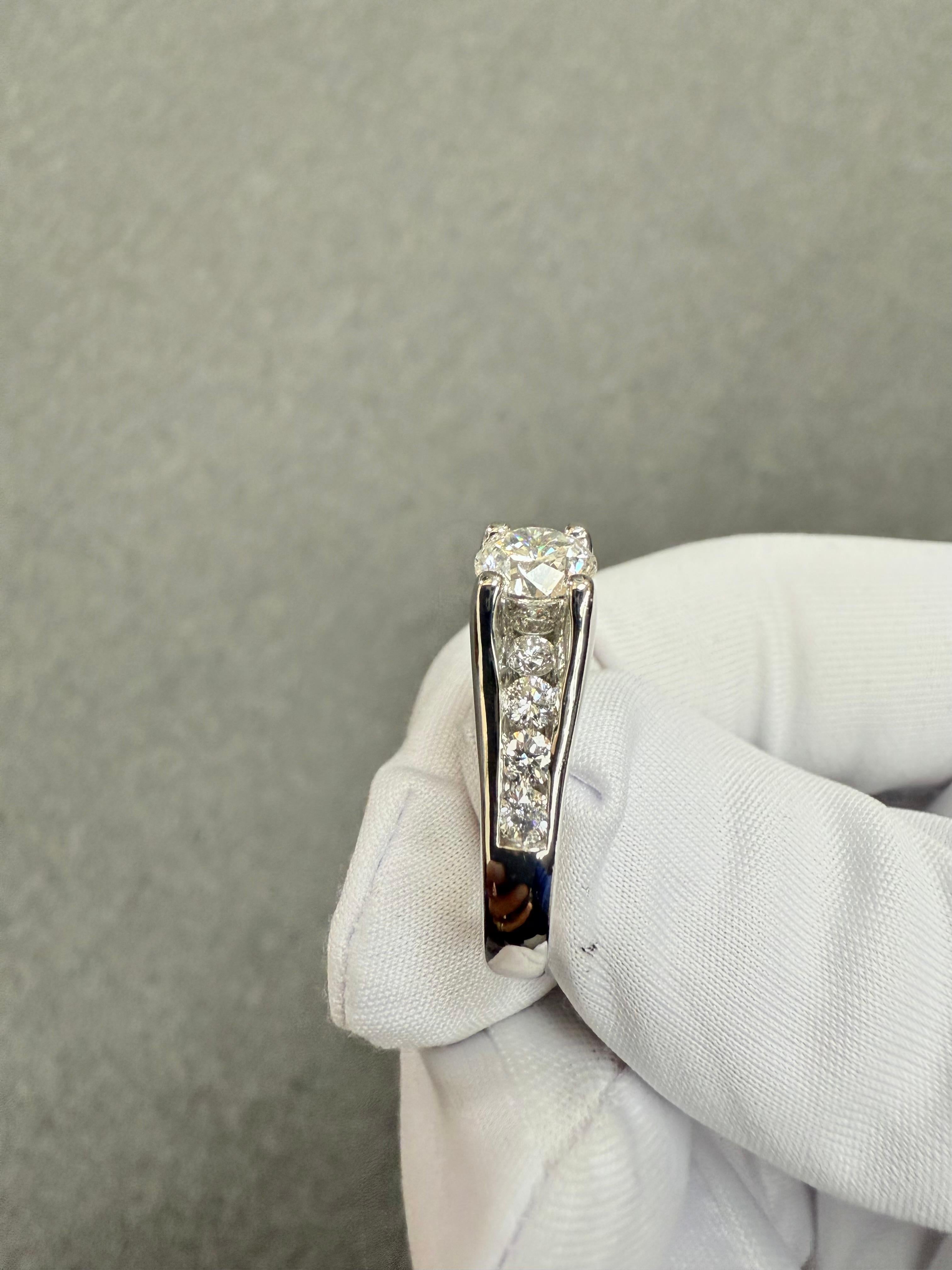 Anillo de Compromiso de Platino con Diamantes de 1,50 Quilates TW en venta 6