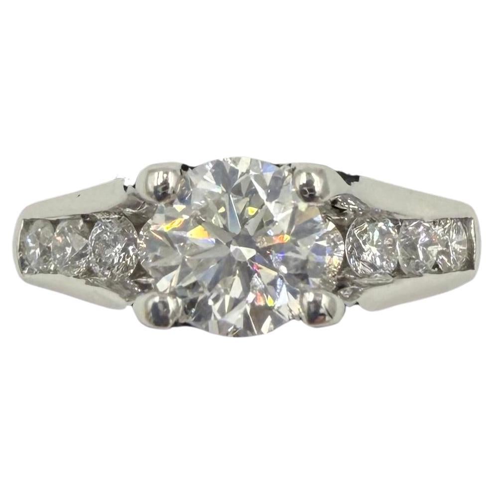 Anillo de Compromiso de Platino con Diamantes de 1,50 Quilates TW en venta