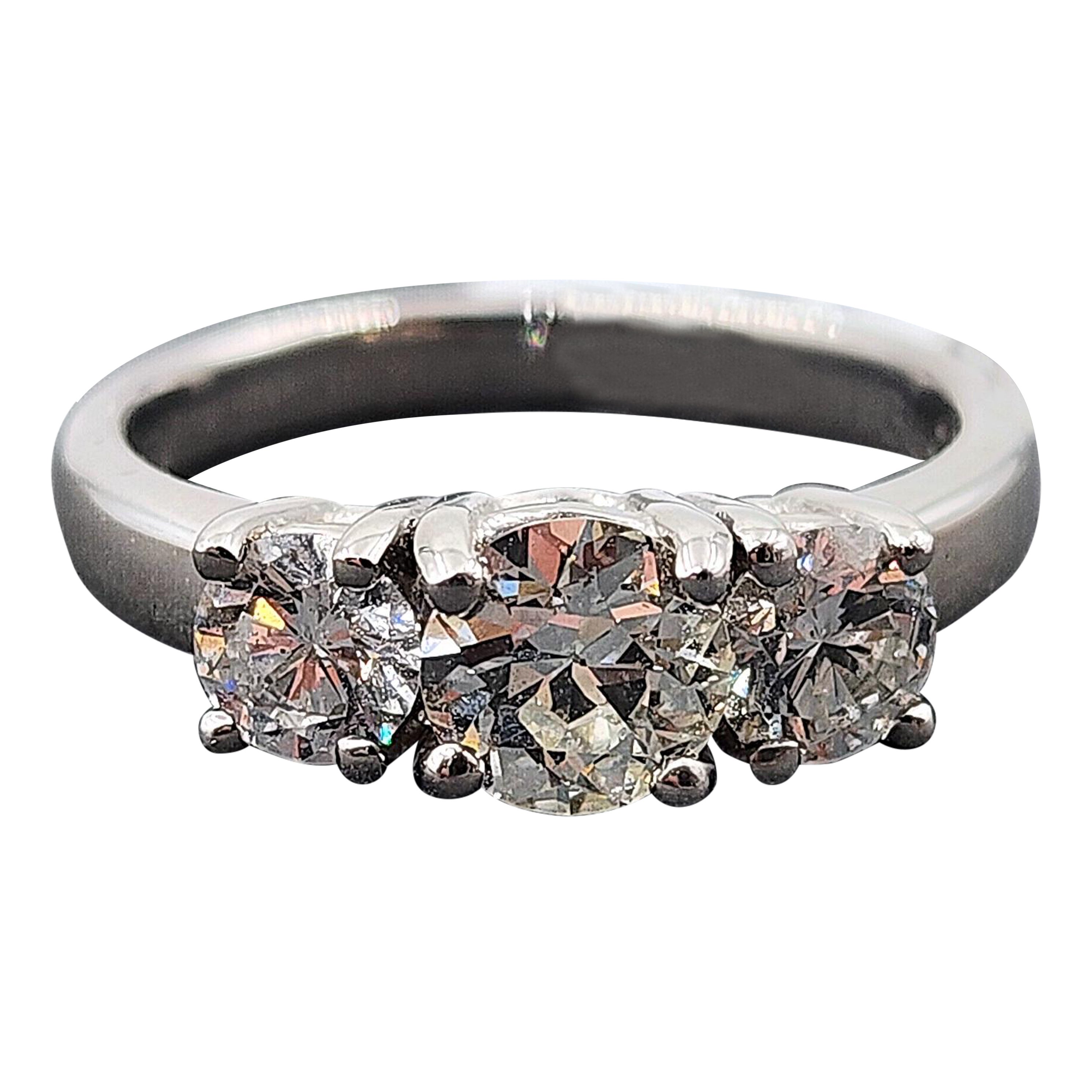 1.50 ct 3-Stone Diamond Platinum Ring en venta
