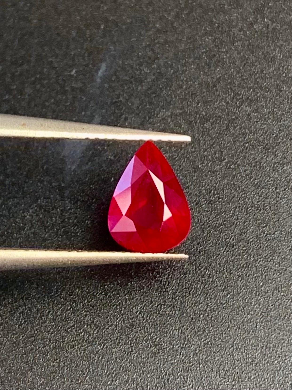 RA103
1,50 Ct Certificato AIGS Rubino Naturale Non Riscaldato Colore sangue di piccione Occhi Puliti Qualità Gemma Mozambicana 

DESCRIZIONE DELLA GEMMA
Specie:   Nature Corumdum
Varietà:  Rubino naturale non riscaldato
Peso:  1,50ct
Colore:  Sangue
