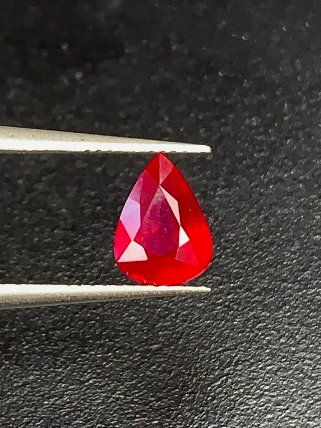 1,50 Ct Certificato AIGS Rubino Naturale Non Riscaldato colore sangue di piccione occhi puliti in vendita 1