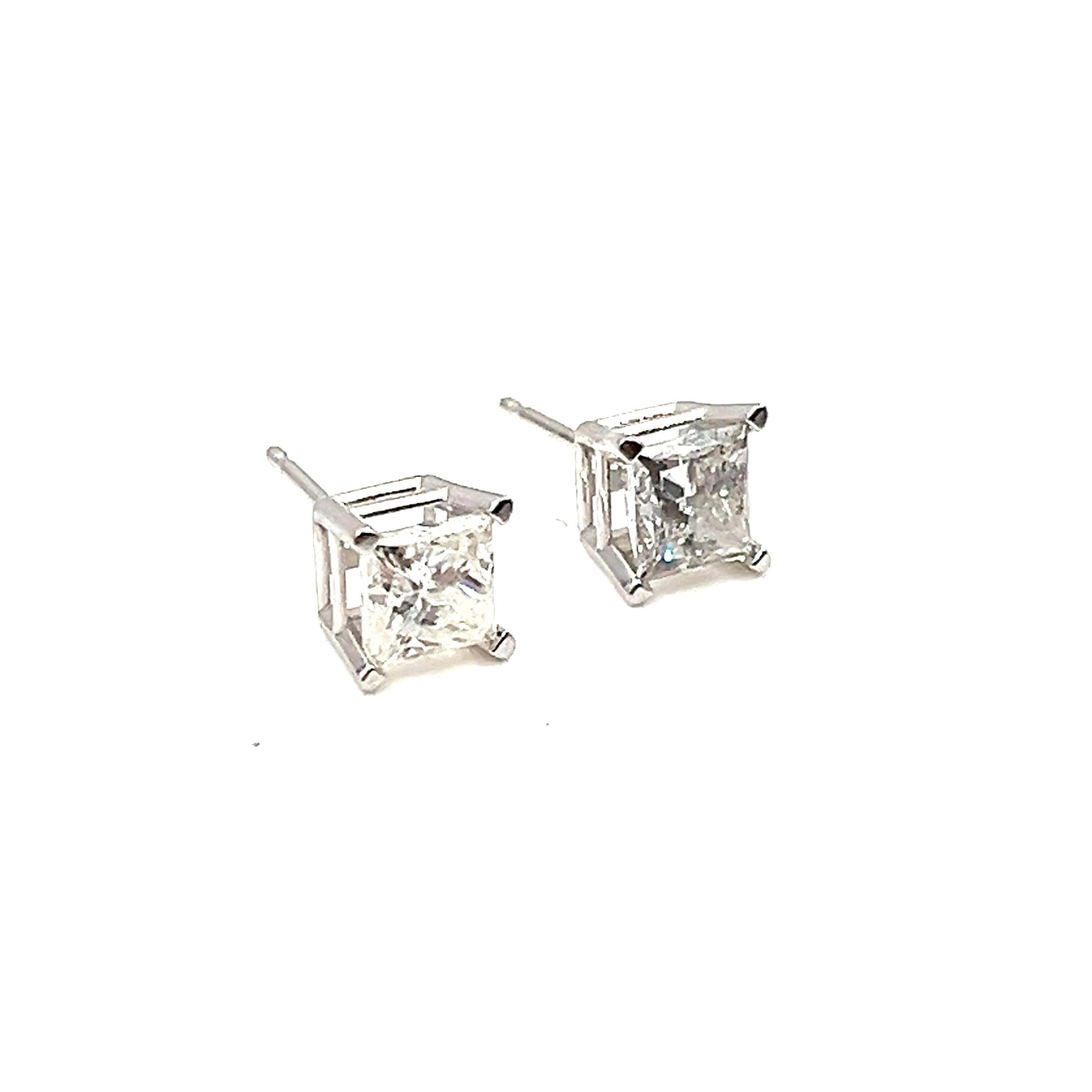 1.50 ct total weight Princess Cut Diamond Stud Earrings In Excellent Condition For Sale In Chicago, IL