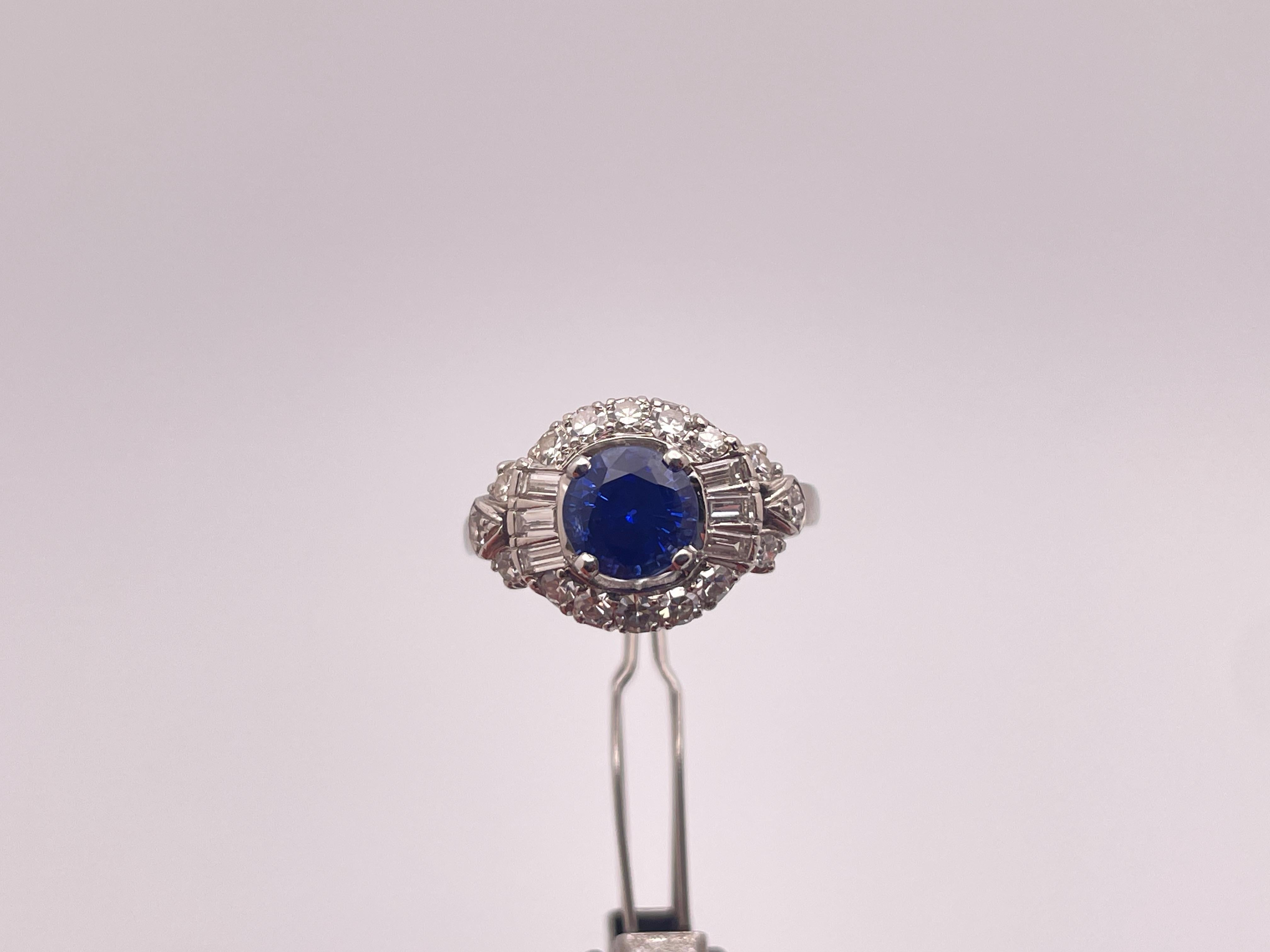 Women's or Men's 1.50 CT Sapphire Diamond Platinum Engagement Ring For Sale