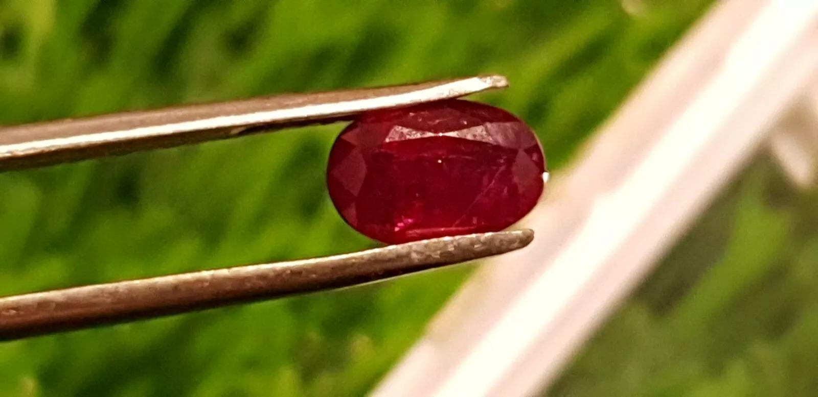 1.50 cts Mozambique Ruby Unheated Blood Red Cut Stone Natural Ruby AAA+ In New Condition For Sale In Chicago, IL