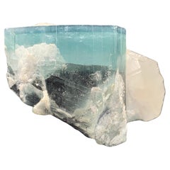 150 grammes de tourmaline bicolore attachées à un quartz d'Afghanistan 