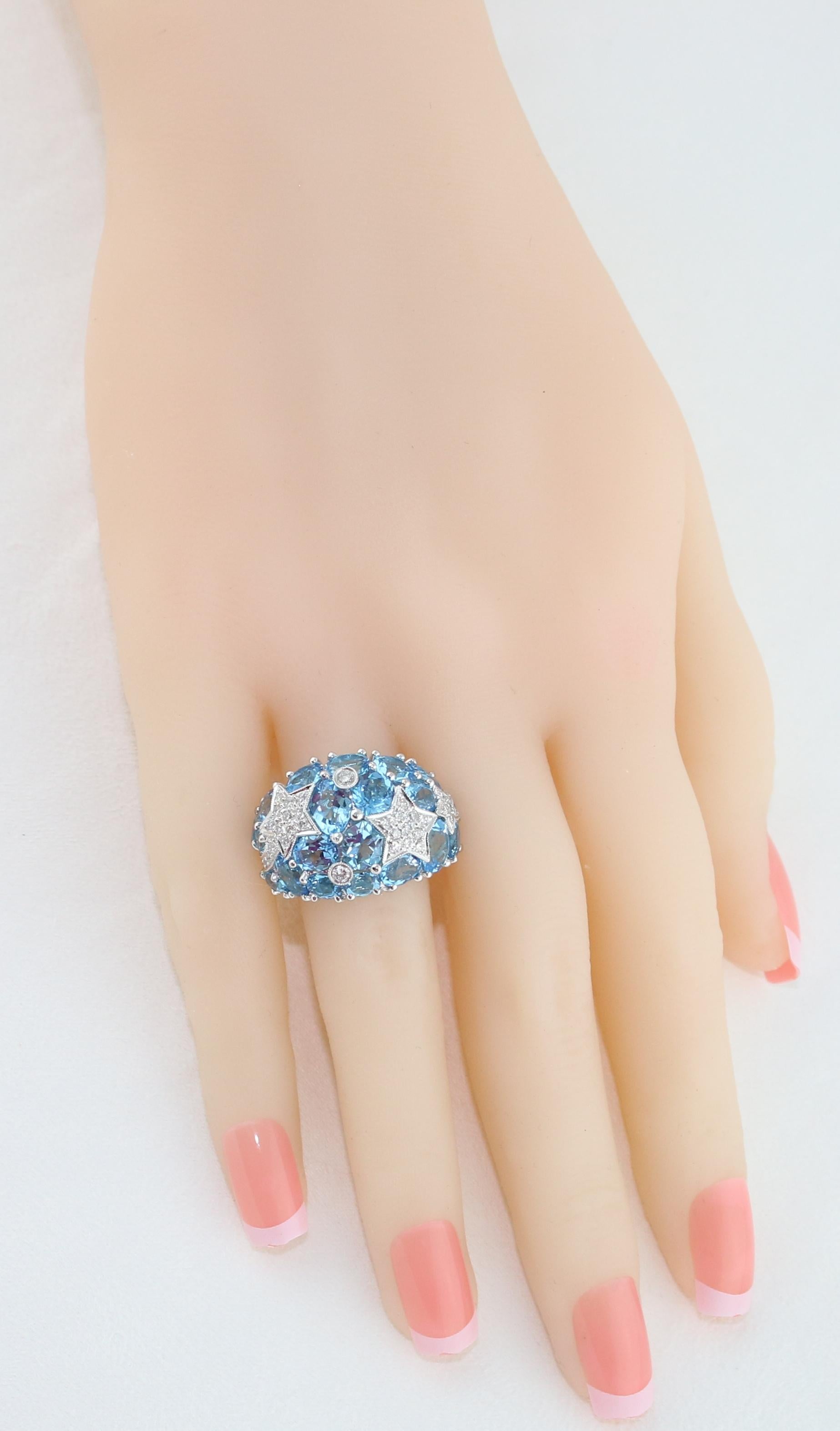 15.00 Carat Blue Topaz and Diamond Gold Dome Ring In New Condition For Sale In New York, NY
