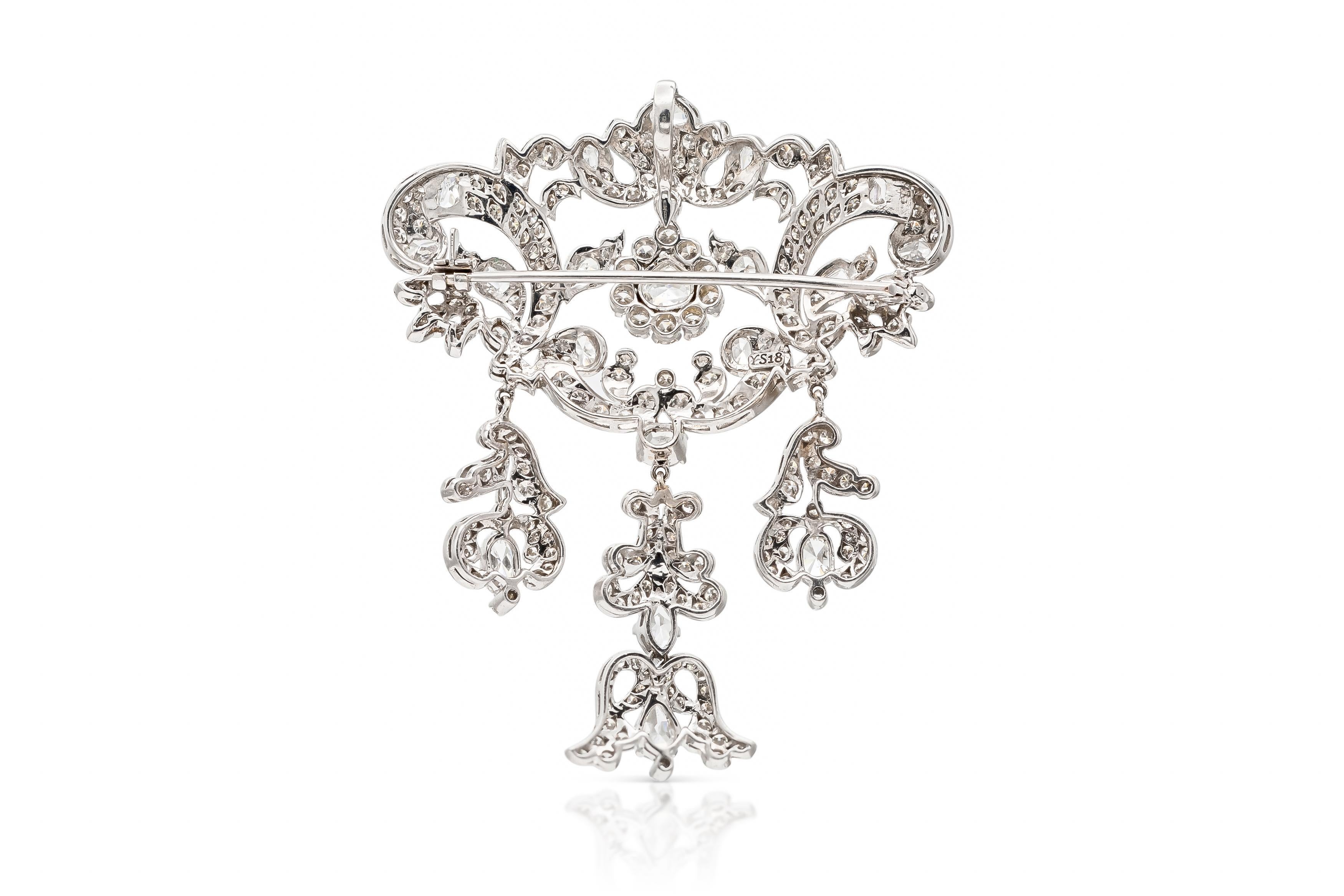 15.00 Carat Diamond Dangle Brooch In Good Condition For Sale In New York, NY