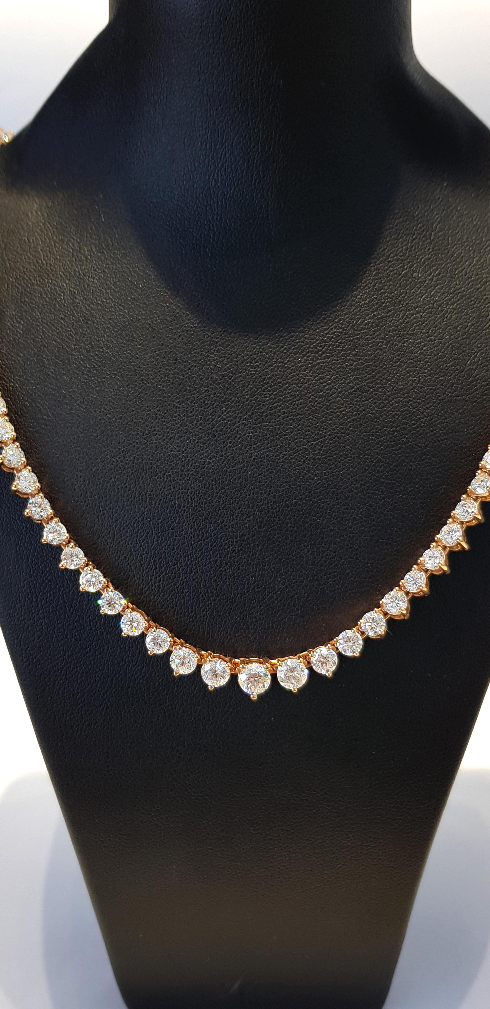 Collier ligne tennis Riviera à trois griffes en or rose 18 carats et diamants 15 carats en vente 5
