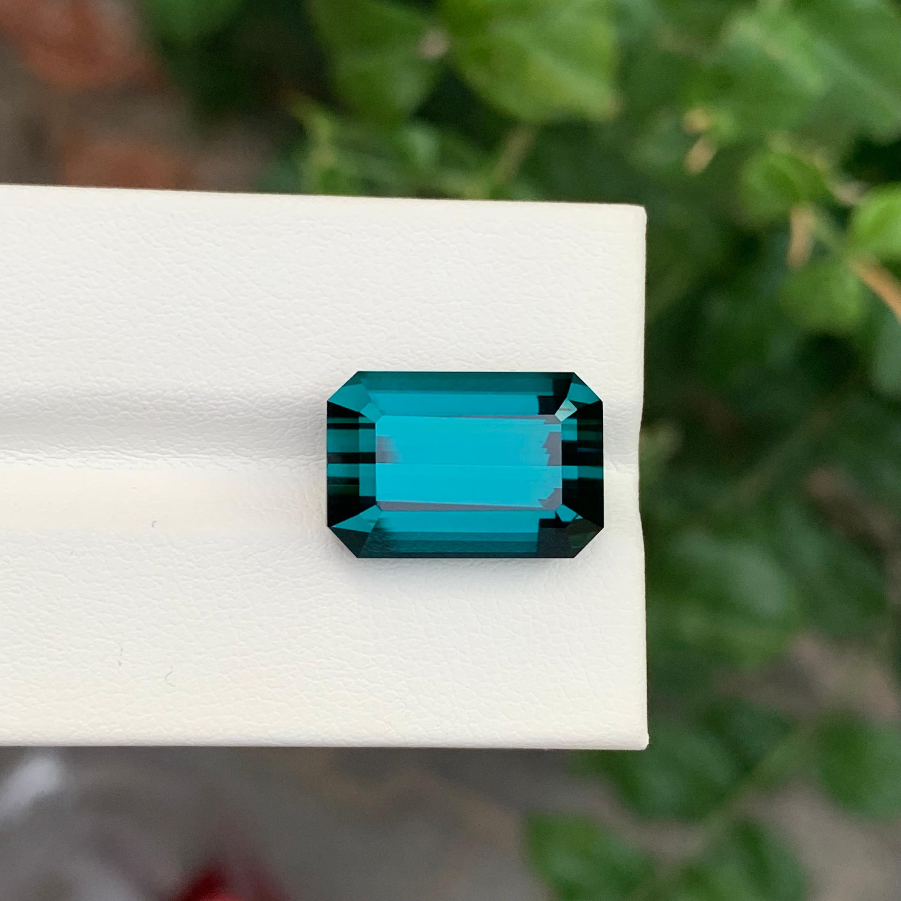 15,00 Karat Riesiger Natürlicher Facettierter Indicolith Turmalin Smaragd Form Edelstein (Smaragdschliff) im Angebot