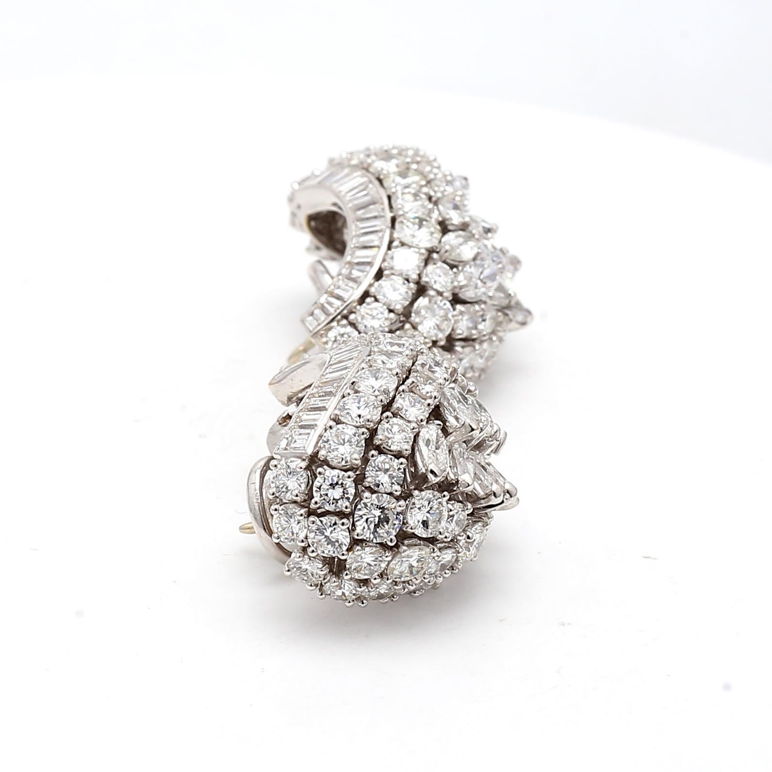 15.00 Boucles d'oreilles en or blanc 18 carats avec diamants de taille mixte H SI1 Bon état - En vente à New York, NY