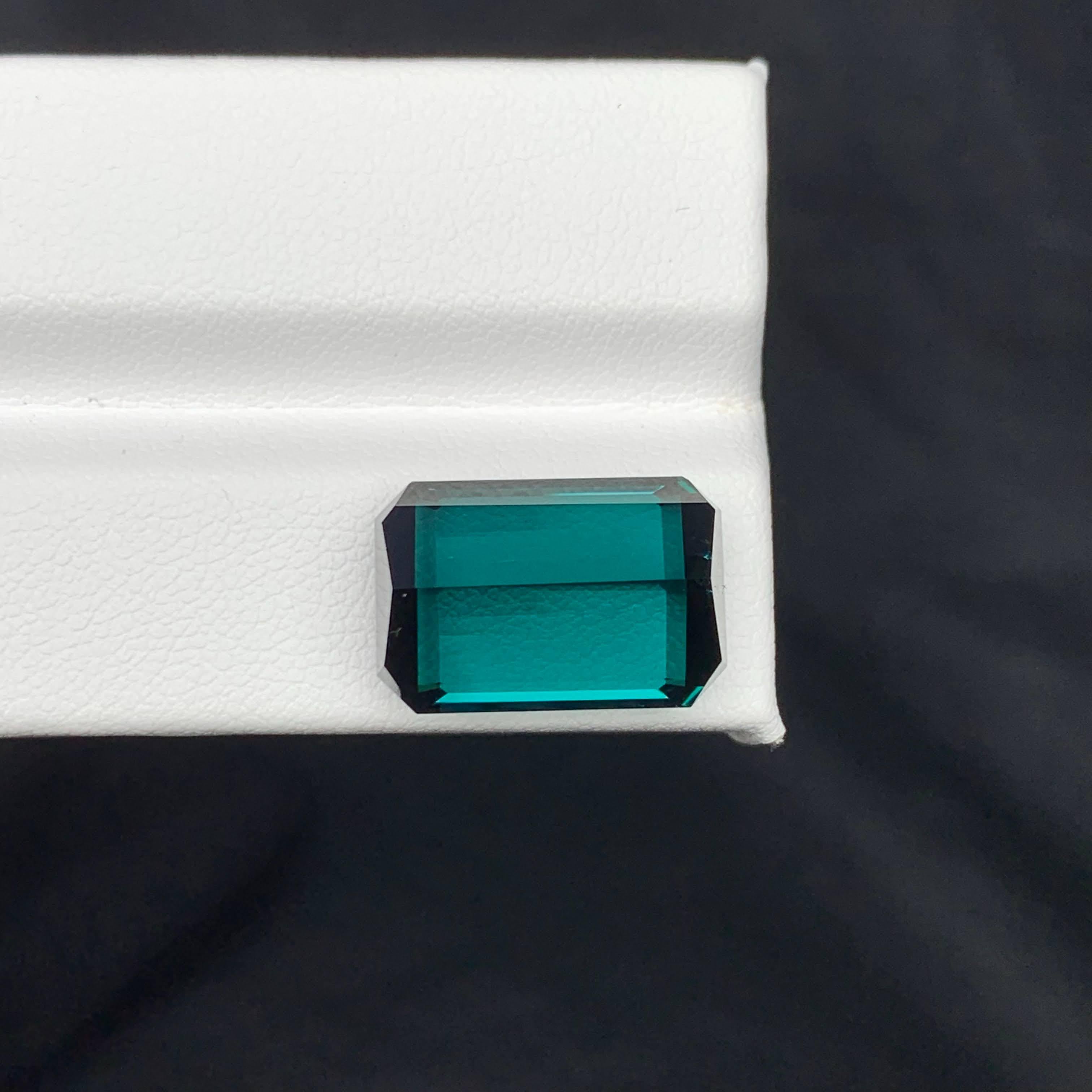 Women's or Men's 15.00 Carat Natural Loose Pretty Blue Tourmaline Emerald Cut Afghan Gemstone For Sale