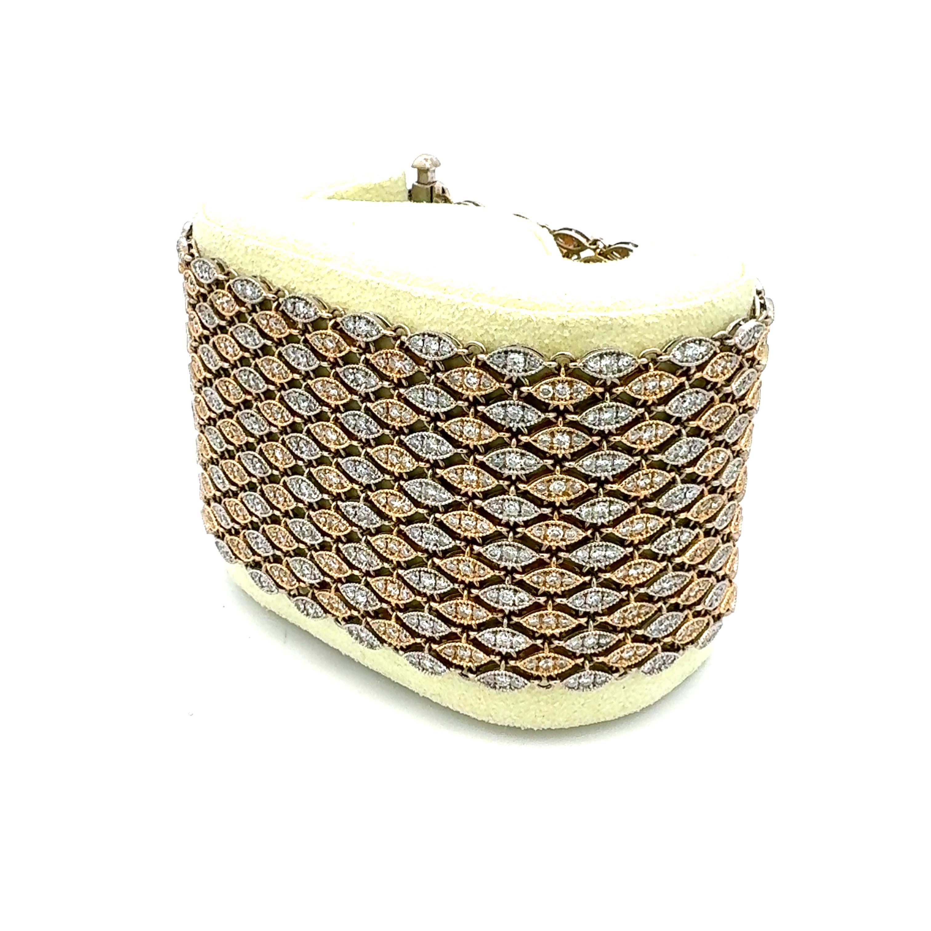 15.00 Carat Round Brilliant G VS1 Diamond Link Bracelet en or en vente 3