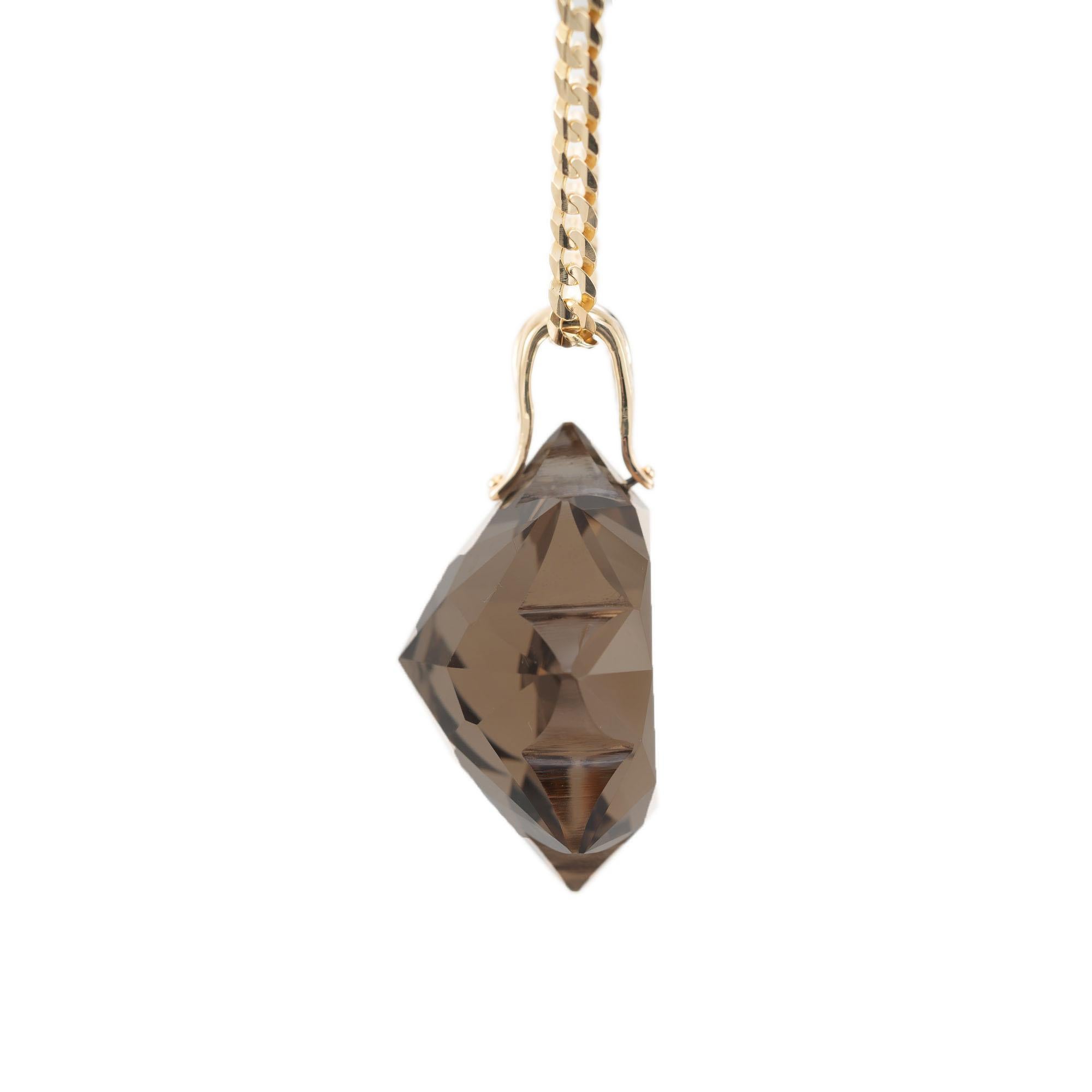 150.00 Carat Star Cut Smoky Quartz Yellow Gold Pendant Necklace In Good Condition For Sale In Stamford, CT