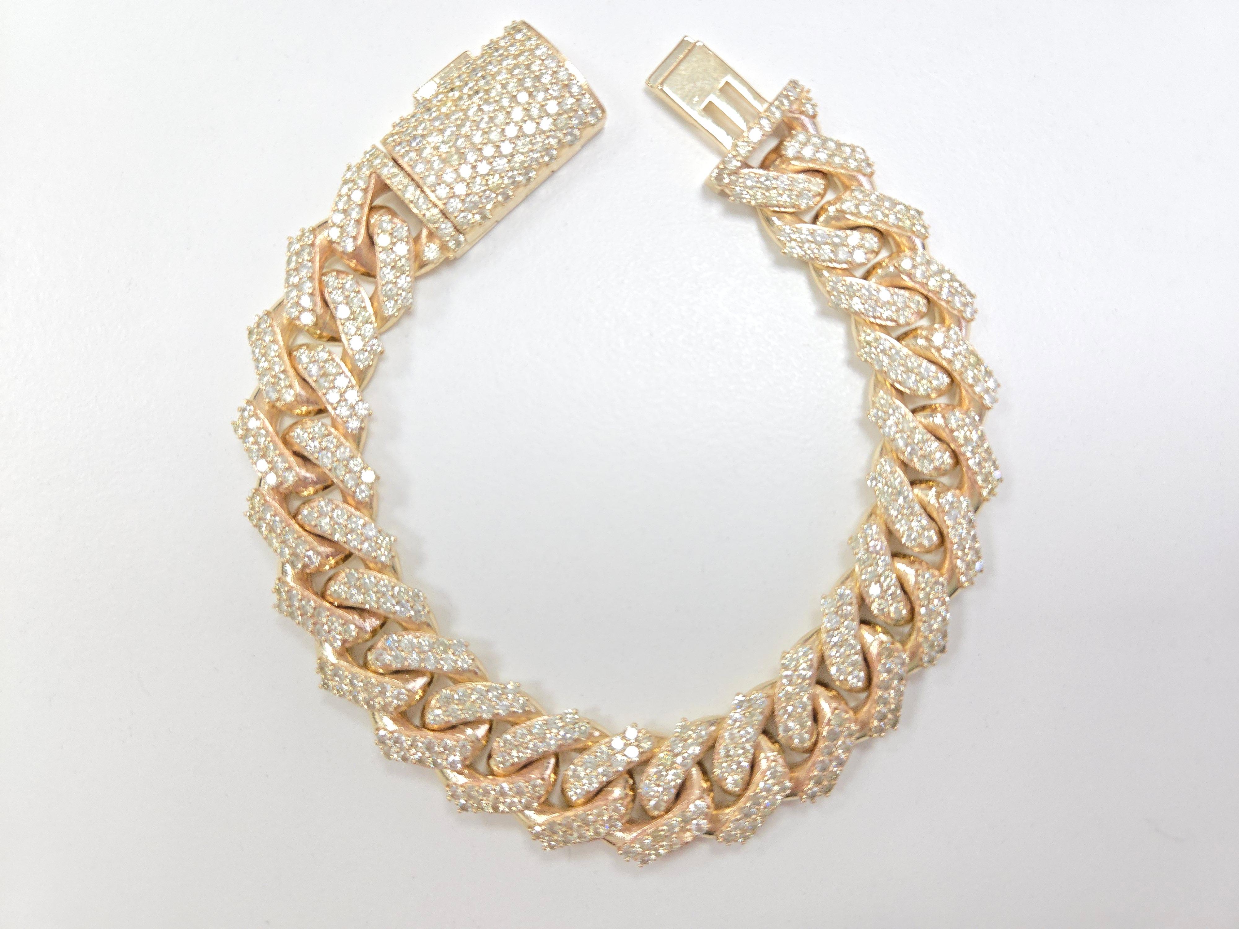 Bold 15.02ct Diamond Bracelet in Solid 14K Yellow Gold – 90.19g, 8” Statement Piece

Make a lasting impression with this stunning diamond bracelet crafted in solid 14K yellow gold. Weighing an impressive 90.19 grams, this piece exudes luxury and