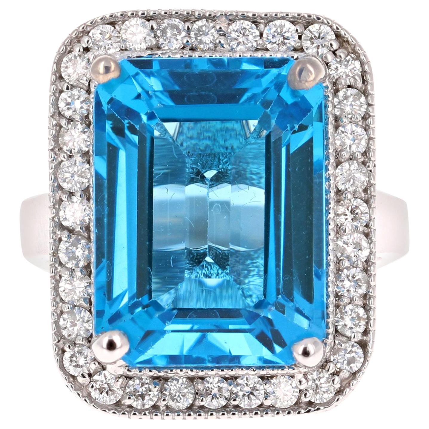 Bague cocktail en or blanc 14 carats avec topaze bleue de 15,05 carats et diamants