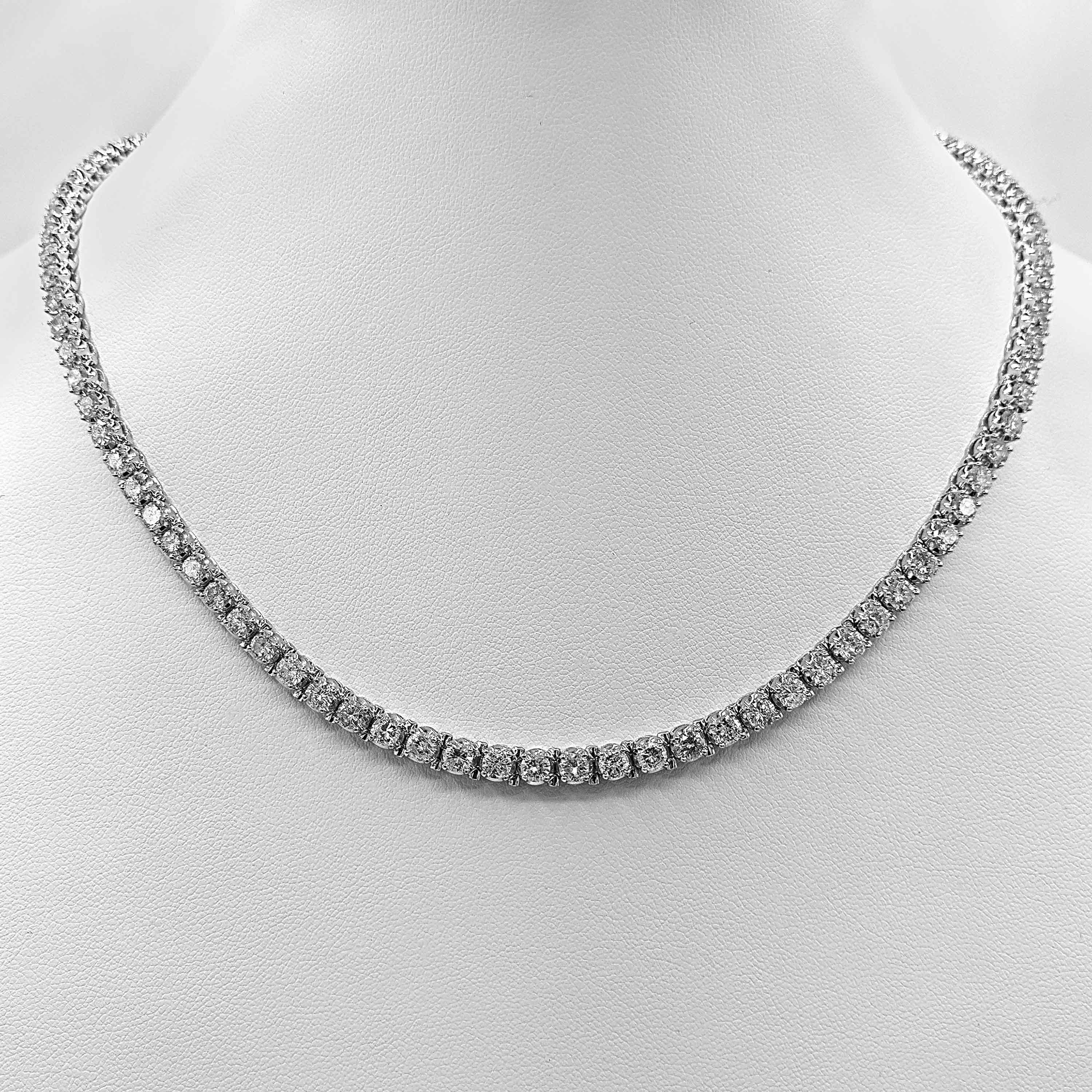98 White Diamonds: 15.05 Carats
Metal: 18K White Gold, 37.40  Grams
