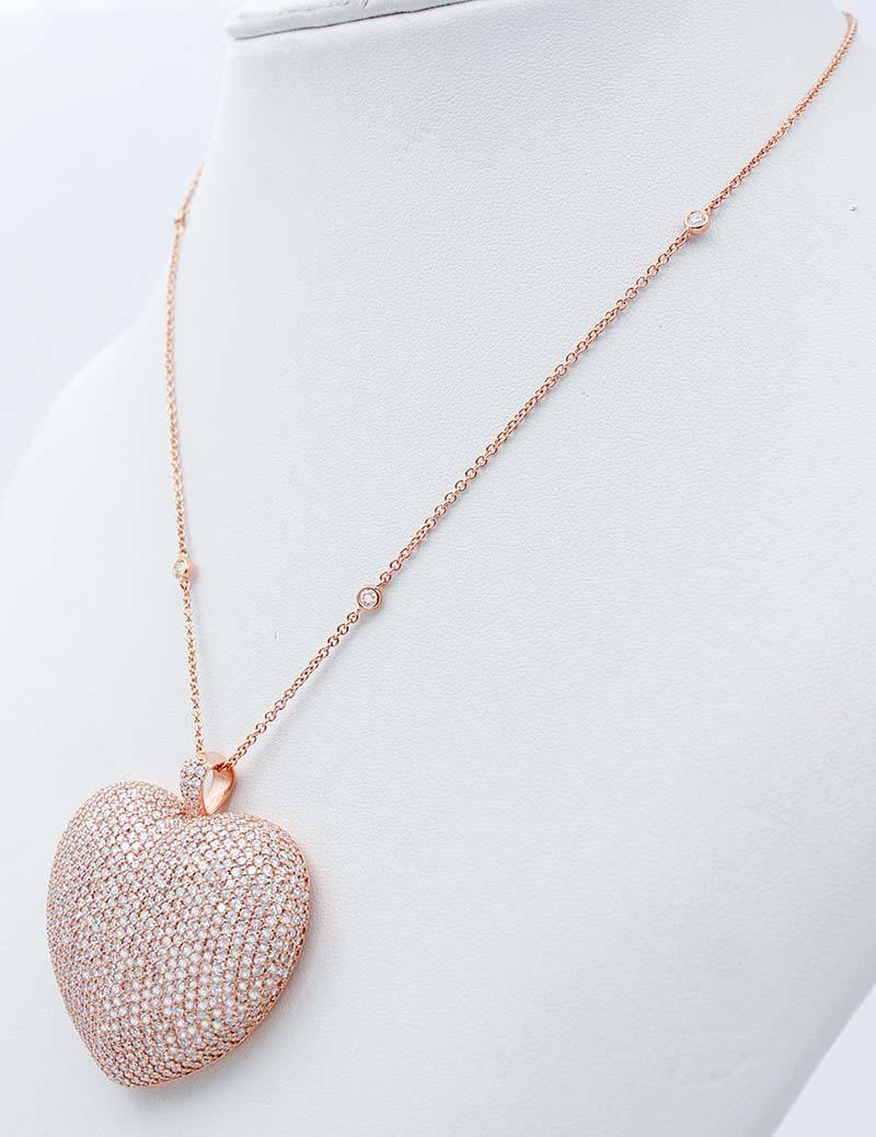 15.07 Ct Diamantes, Oro Rosa de 18 Kilates el Collar Colgante en Forma de Corazón Más Grande Moderno en venta