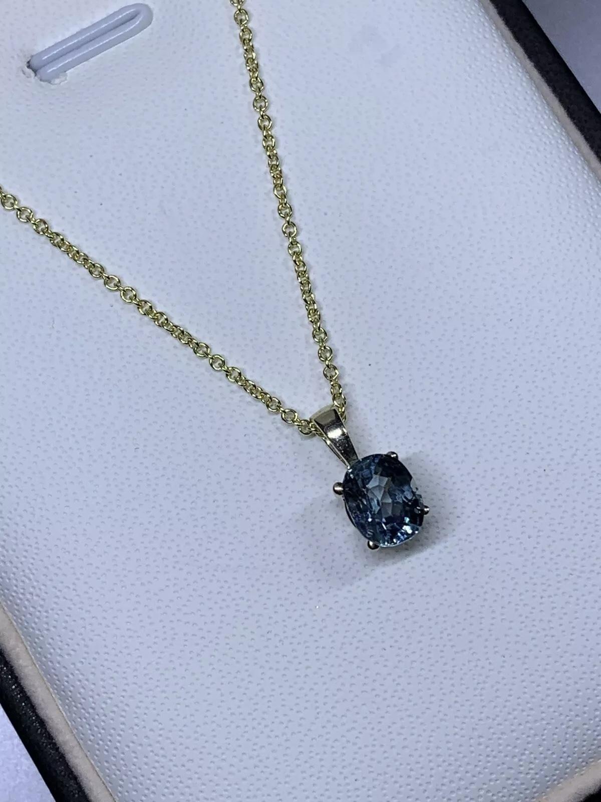 1.50ct blue sapphire classic solitaire necklace 18k gold In New Condition For Sale In London, GB