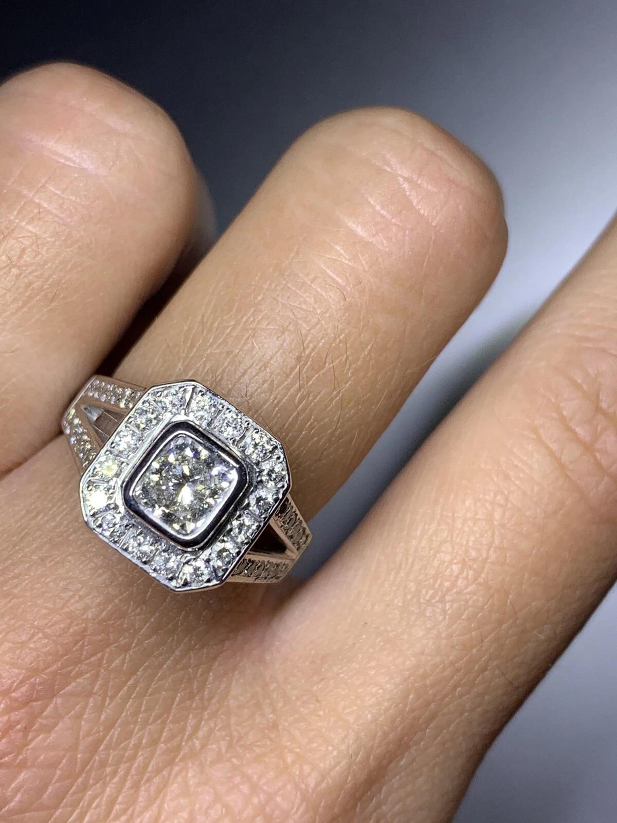 Women's or Men's 1.50ct cushion diamond with halo antique engagement ring in 18k gold Split Band. For Sale