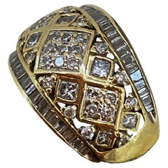 1,50ct Diamant Cluster (Rund & Baguette) Retro Bombé Ring in 9K 375 Gelbgold