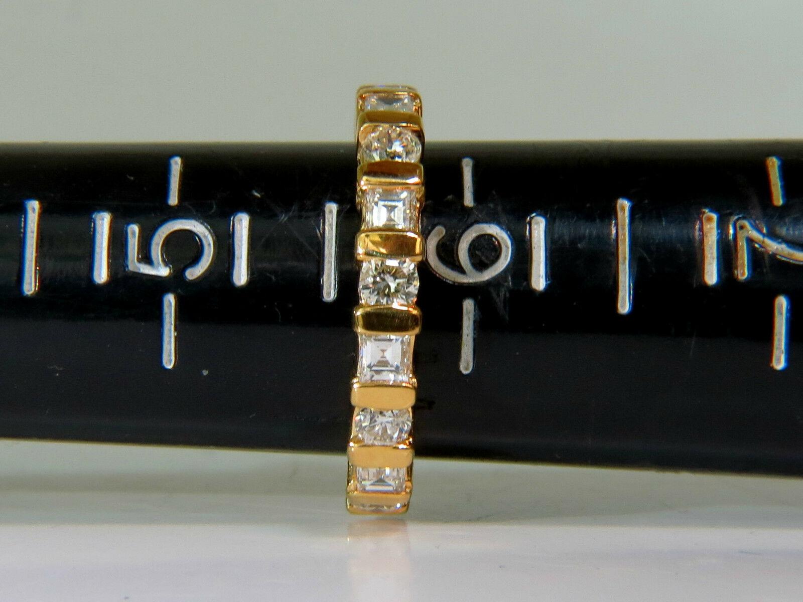 Taille baguette Bracelet d'éternité en or 14 carats avec diamants taille baguette et diamants 1,50 carat en vente