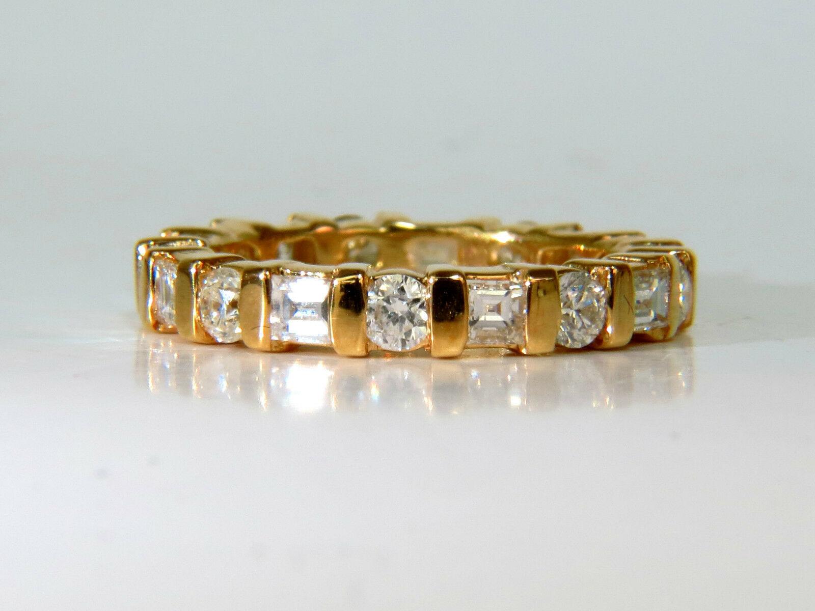 Bracelet d'éternité en or 14 carats avec diamants taille baguette et diamants 1,50 carat en vente 2