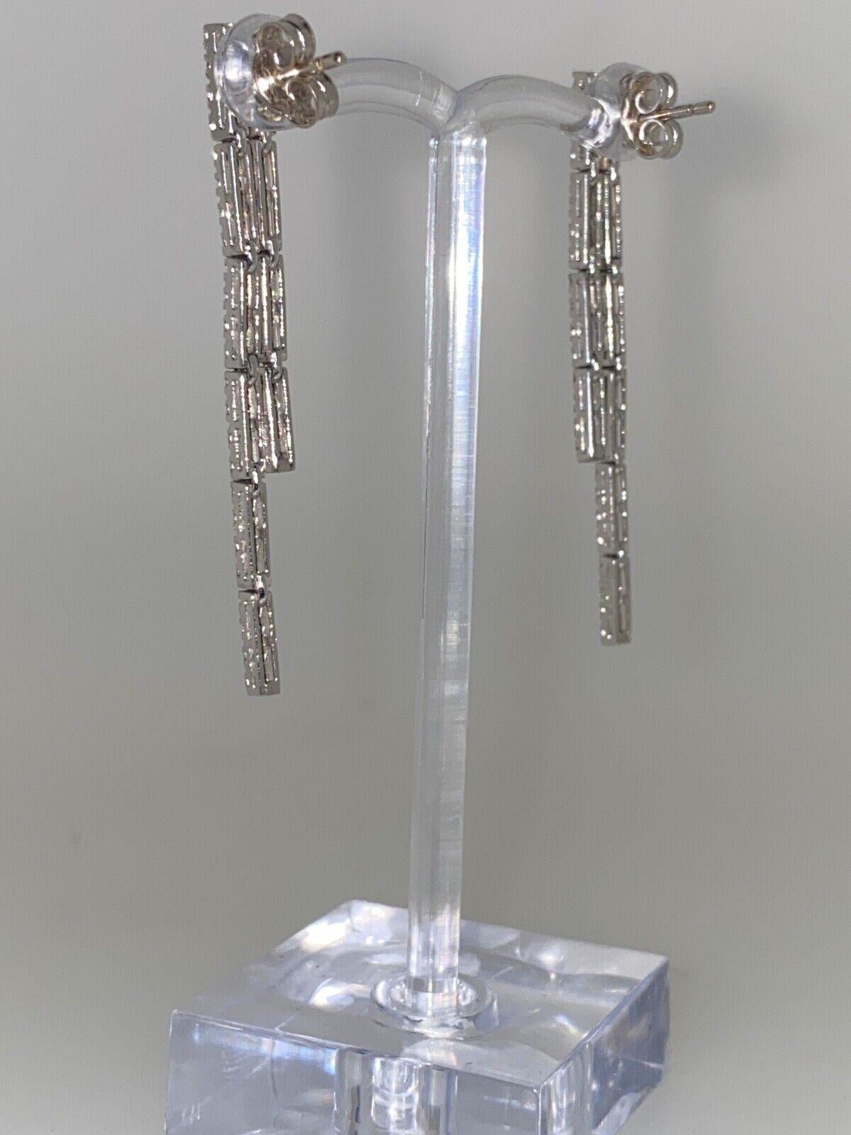 1.50ct Diamond (G/VS) Double Line Cluster Earrings in 18K 750 White Gold. In Excellent Condition For Sale In MELBOURNE, AU