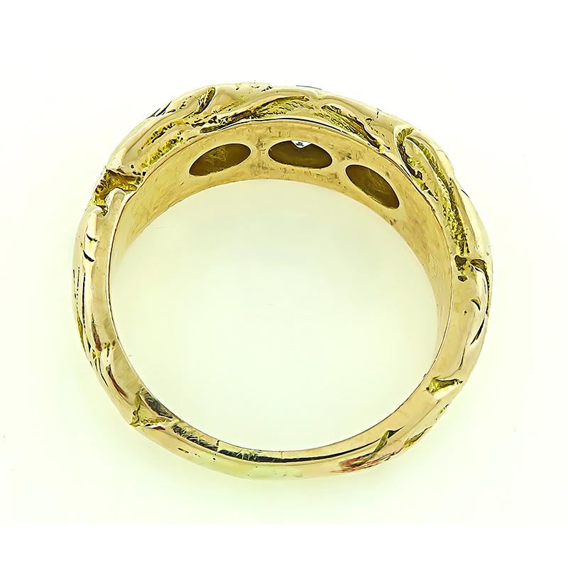 1.50 Carat Diamond Gold Three-Stone Ring In Good Condition For Sale In New York, NY