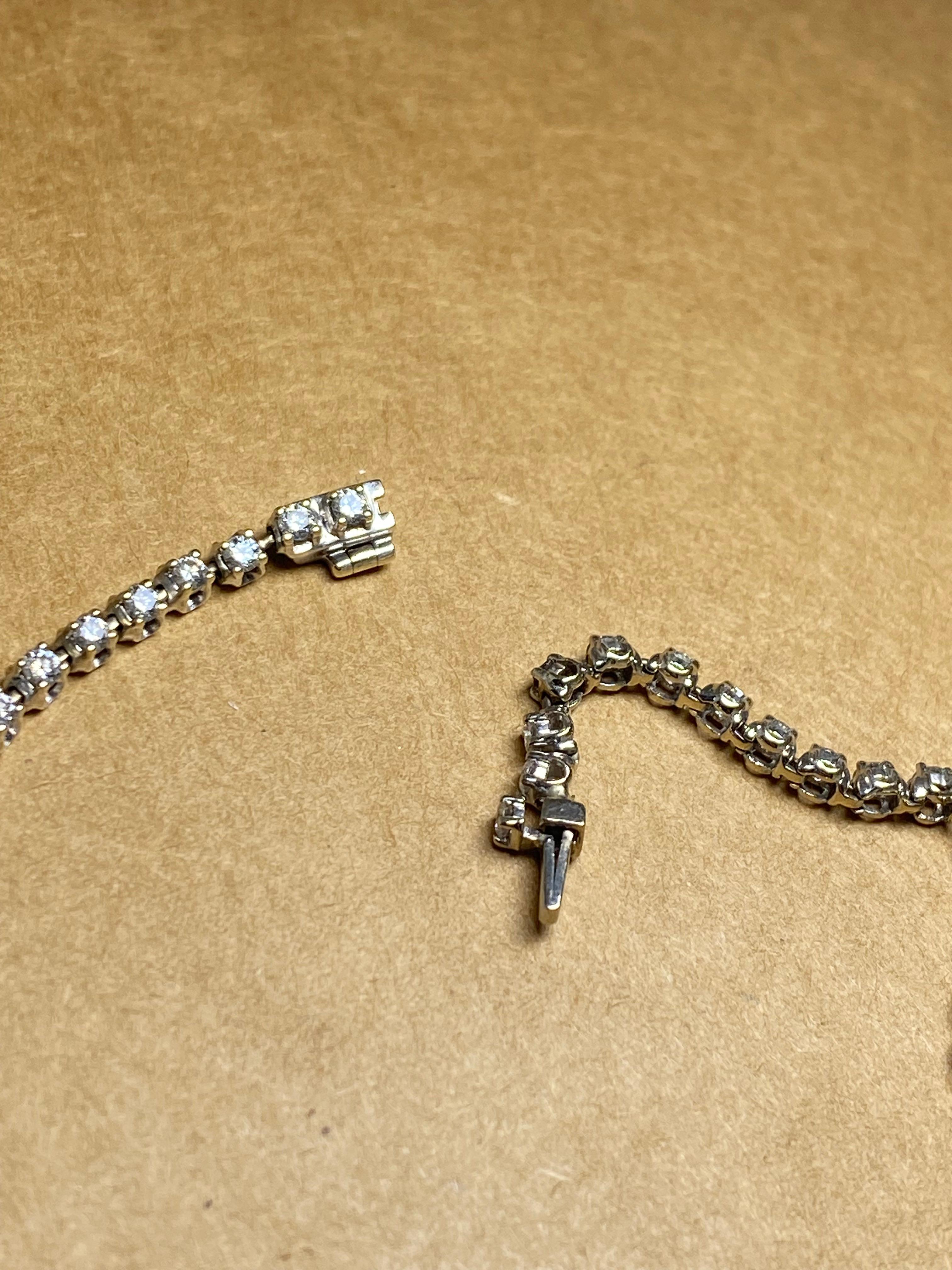 1,50 Karat Diamant (x 60) Tennisarmband aus 18 Karat Weißgold,  7, 500 $ im Angebot. (Rundschliff)