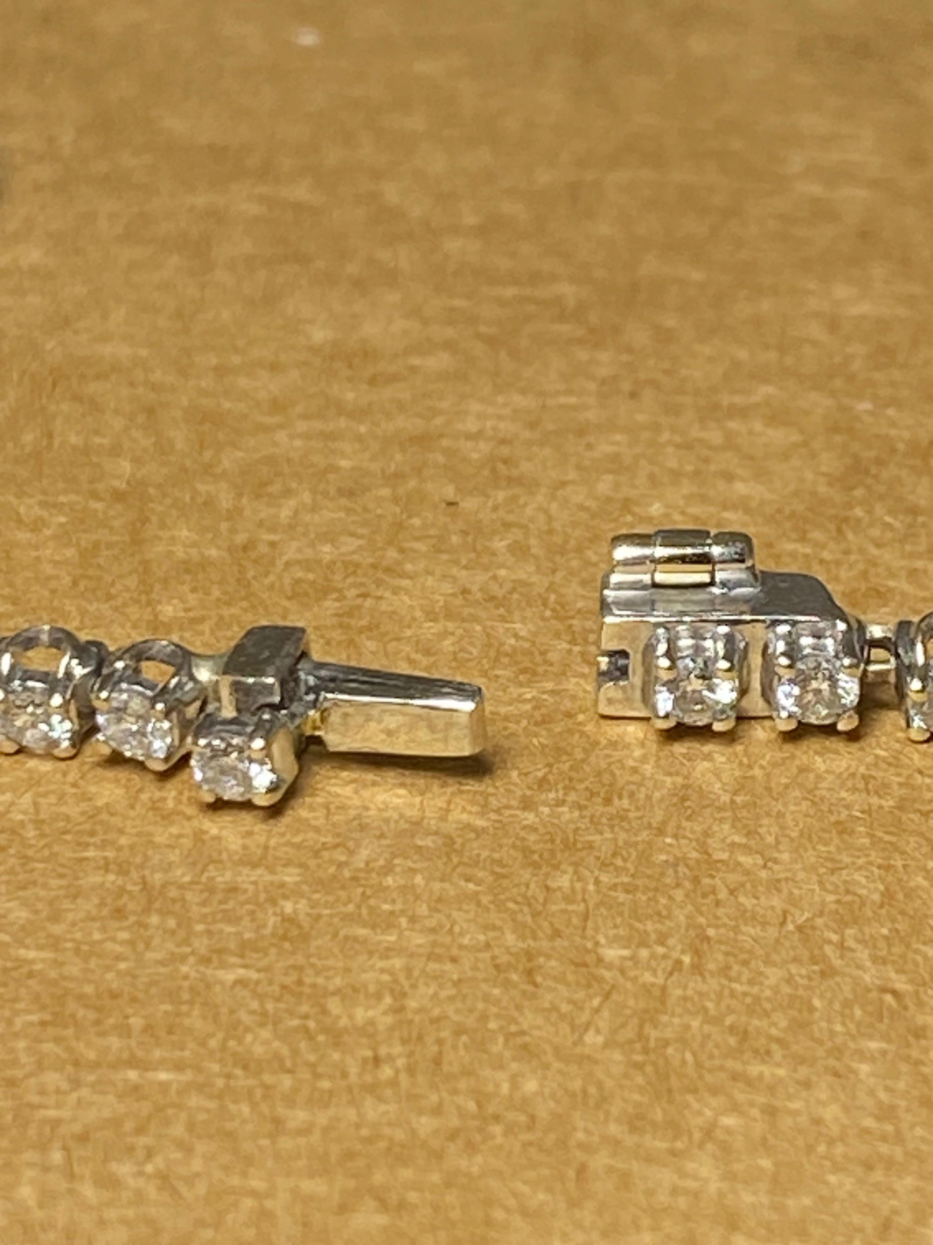 1,50 Karat Diamant (x 60) Tennisarmband aus 18 Karat Weißgold,  7, 500 $ im Angebot. im Zustand „Hervorragend“ in MELBOURNE, AU