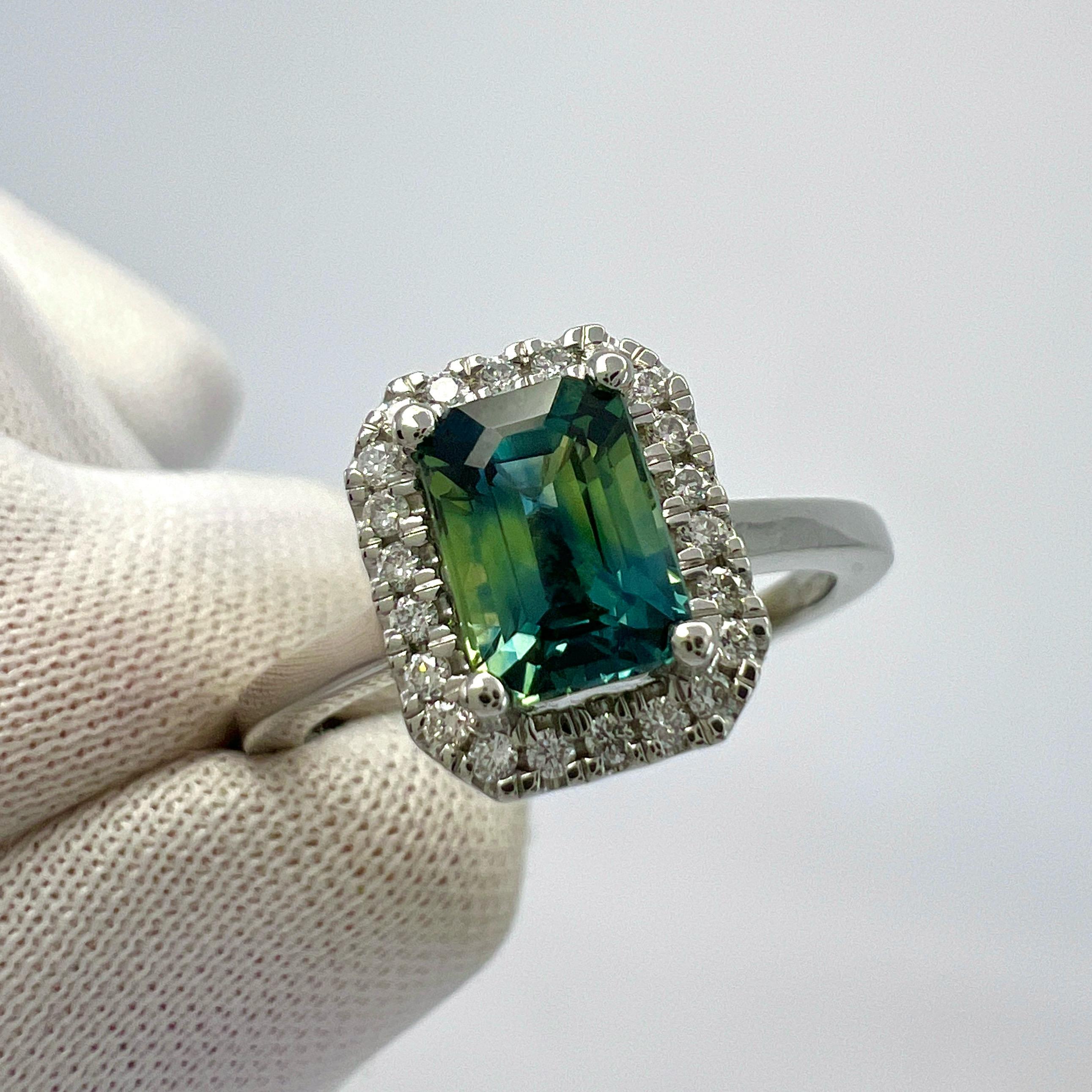 1,50 Karat GIA zertifizierter Parti Color Smaragdschliff Saphir und Diamant Platin Halo-Ring 1