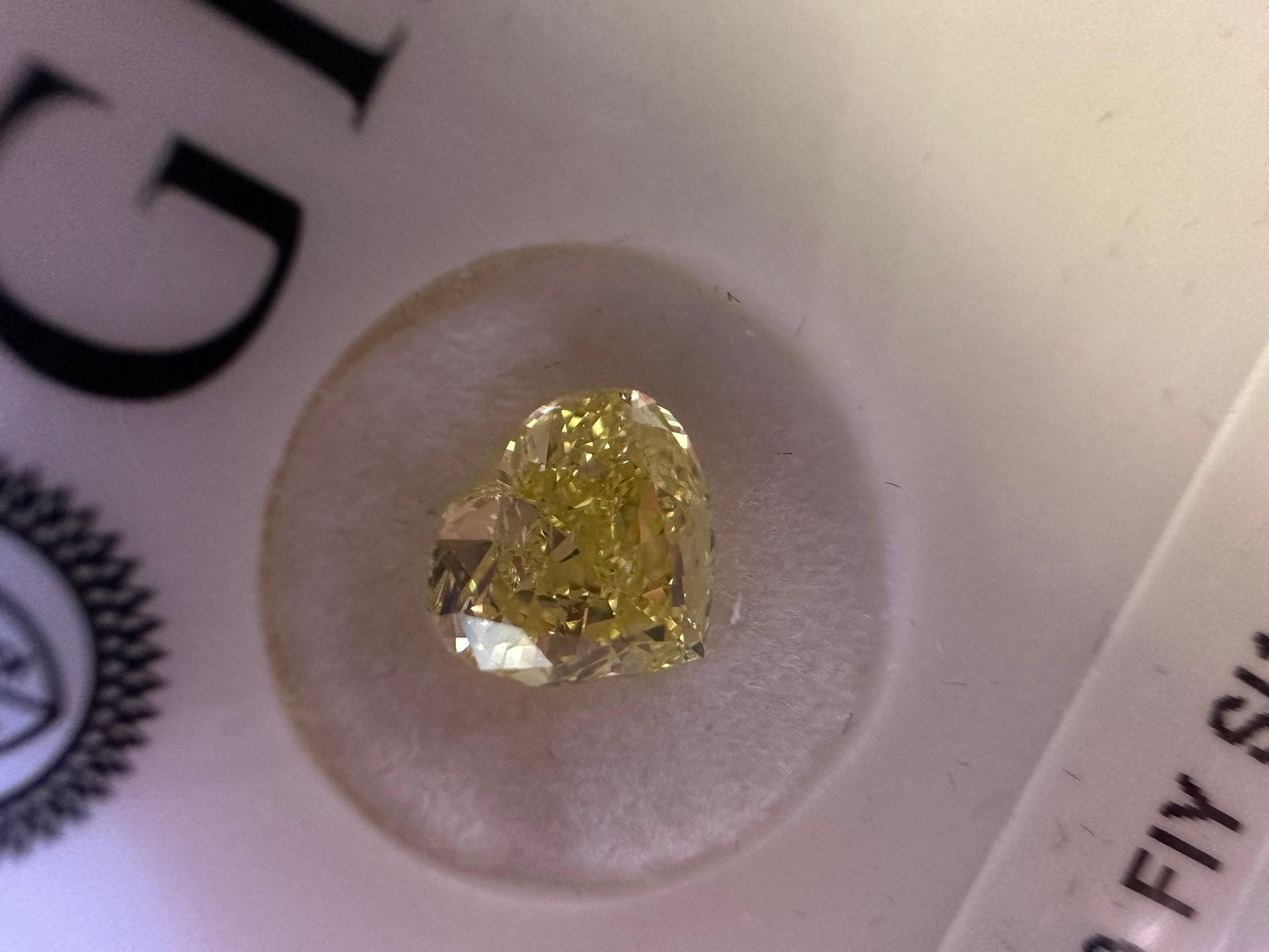 1.50ct GIA certified Heart diamond Fancy Intense Yellow For Sale 1