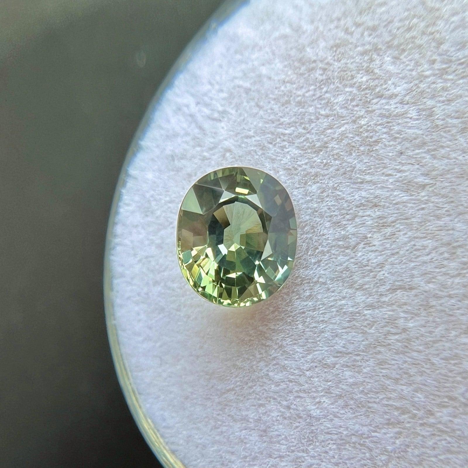 1,50 ct Zafiro amarillo verde no tratado certificado por la GIA Gema de talla oval 6,8x5,8 mm en Nuevo estado para la venta en Birmingham, GB