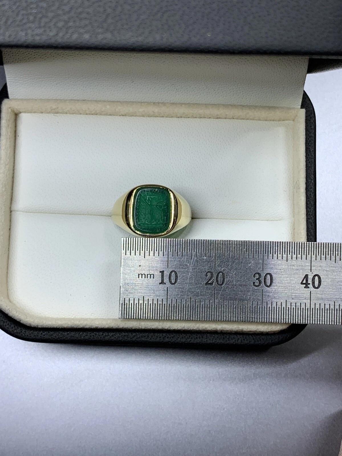 Cushion Cut 1.50ct Green onyx signet ring in 9ct yellow gold. For Sale