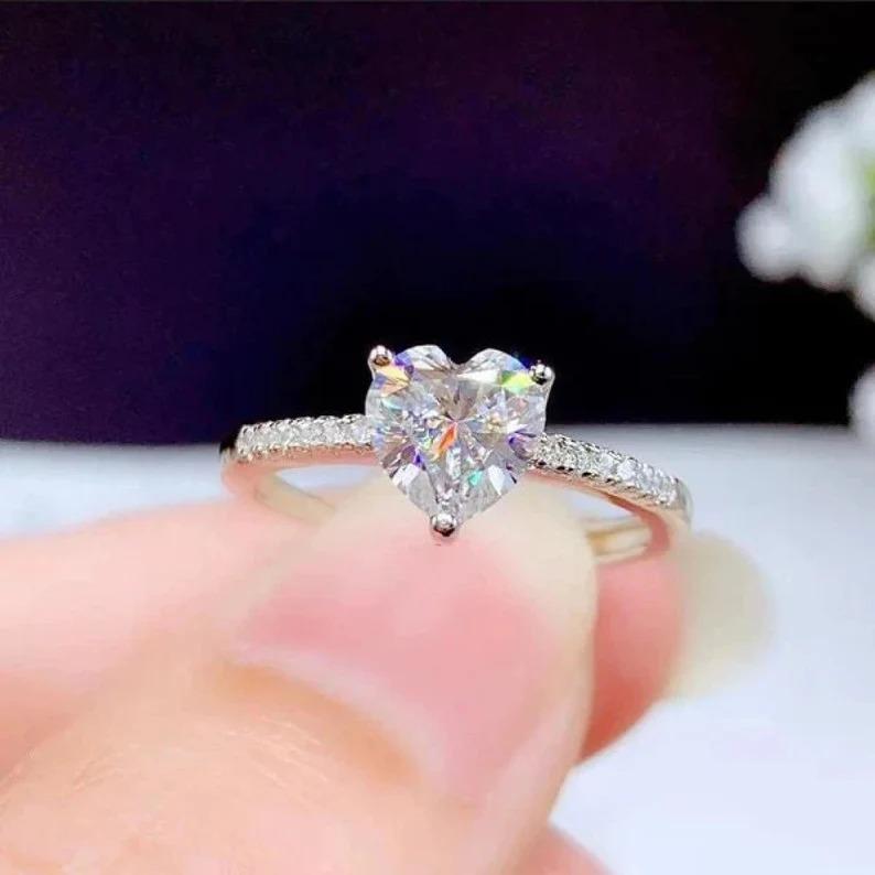1,50 Karat Herzschliff Moissanit Solitär Ring 925 Sterling Silber Prinzessinnenschliff Ring (Art déco)