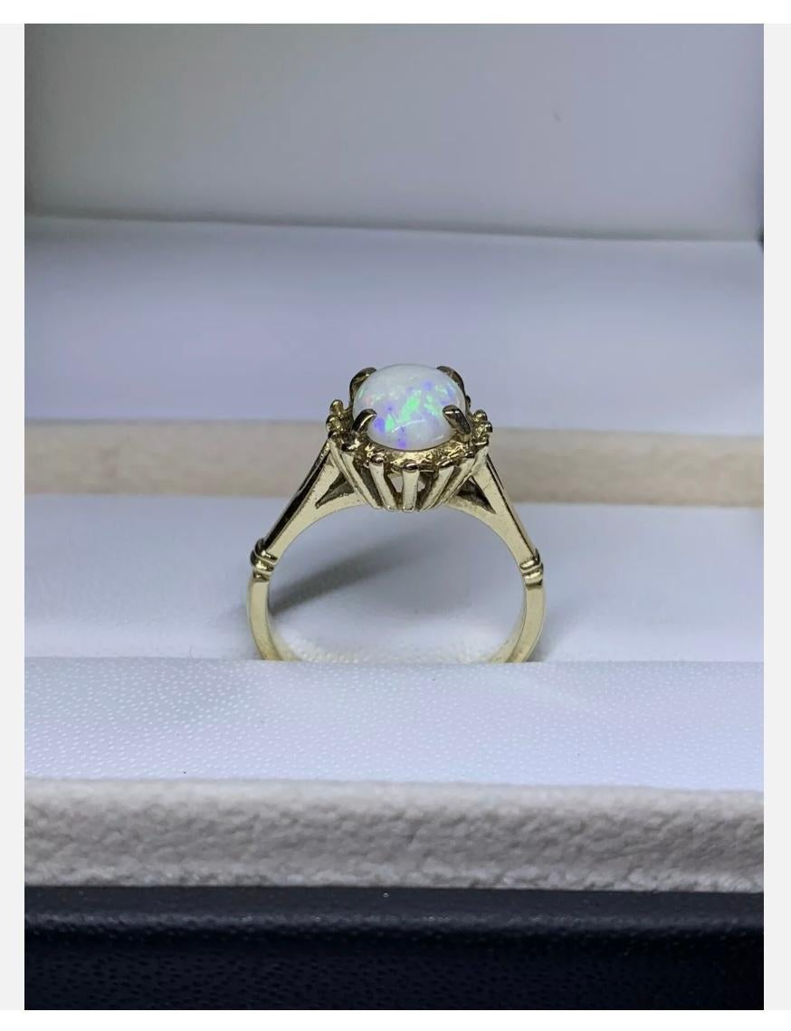 1.50ct Large Australian white opal antique engagement ring in 18ct yellow gold Neuf - En vente à London, GB