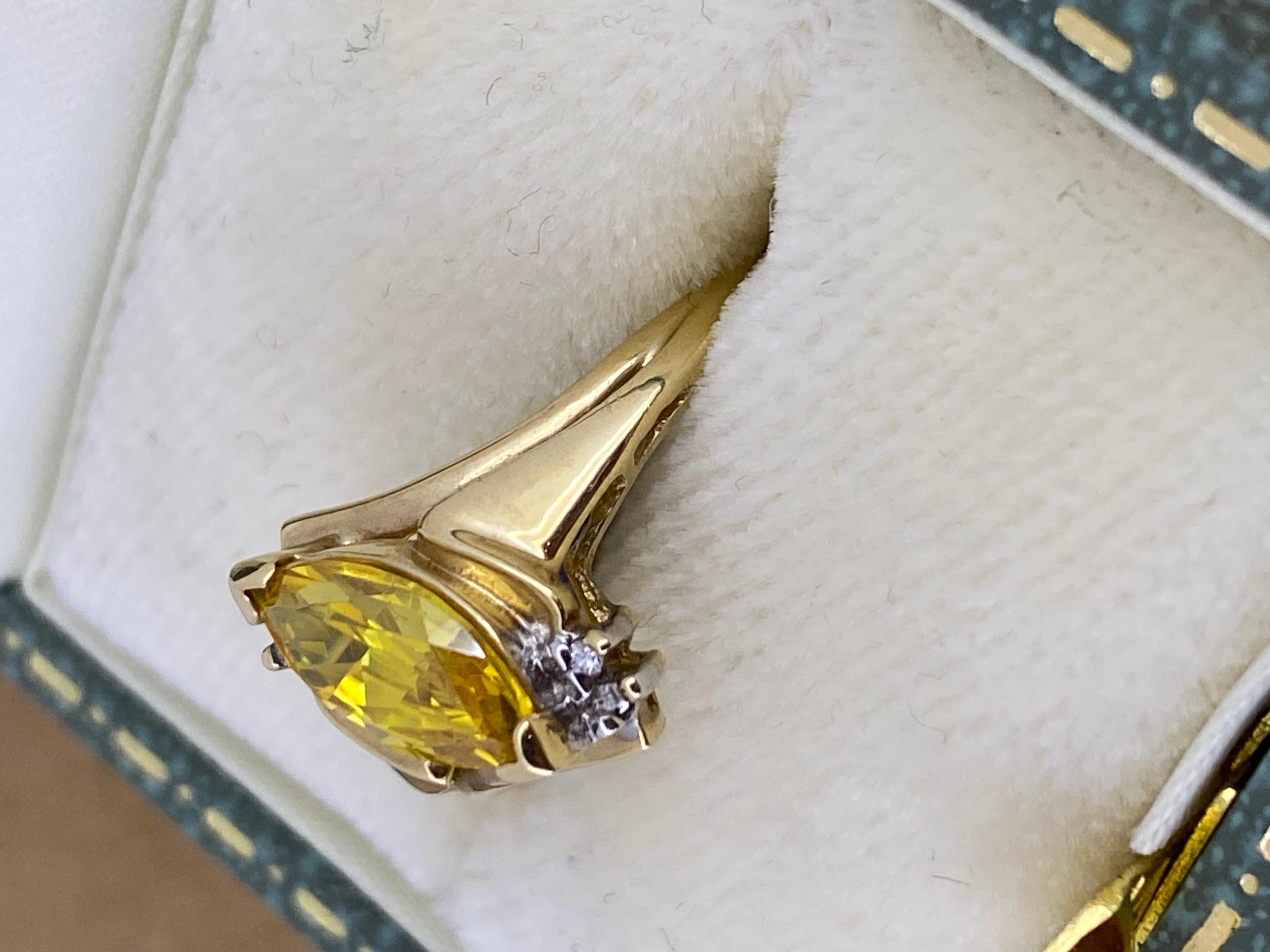 1.50ct Marquise Cut Golden Zirconia and Diamond ring in 14K Yellow Gold For Sale 1